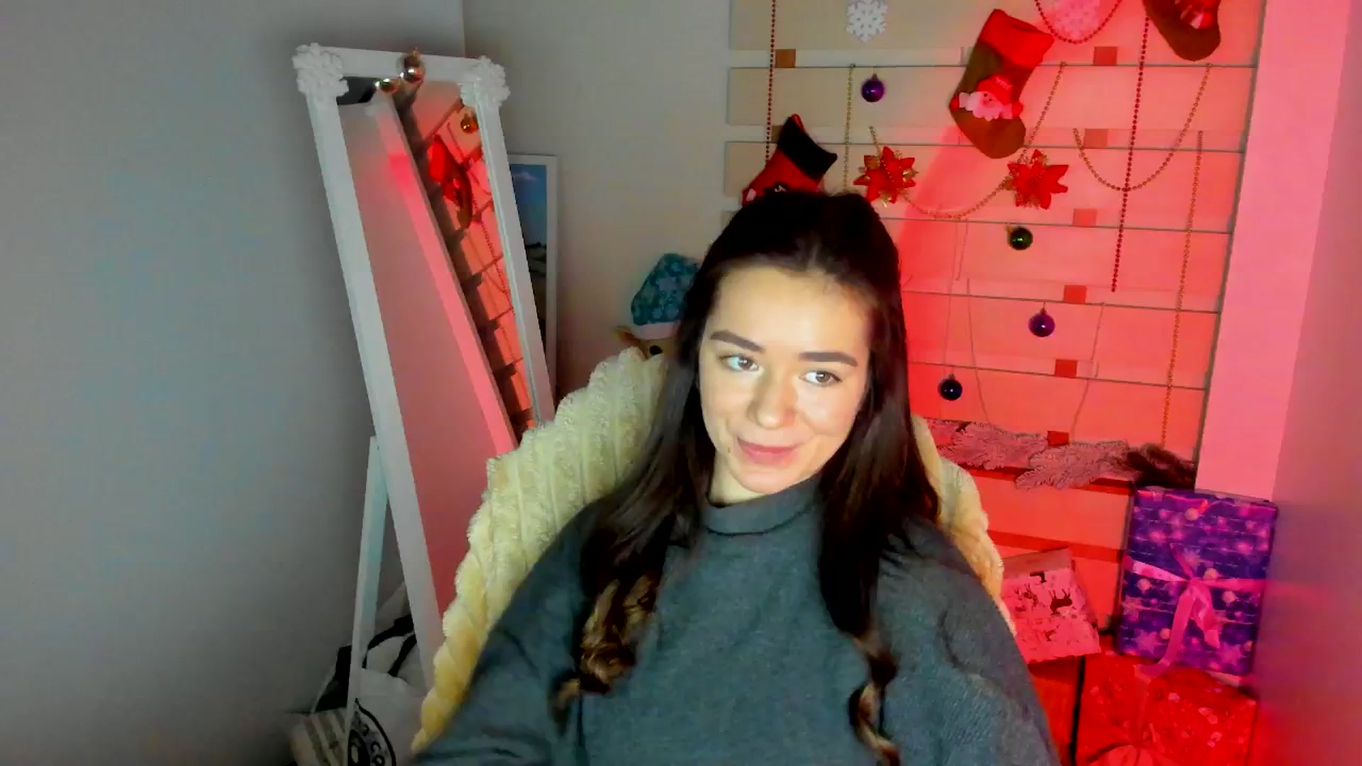 Gallery image thumbnail from KiraLove's myfreecams stream on, 01/04/2026, 12:26 image 5 of 20