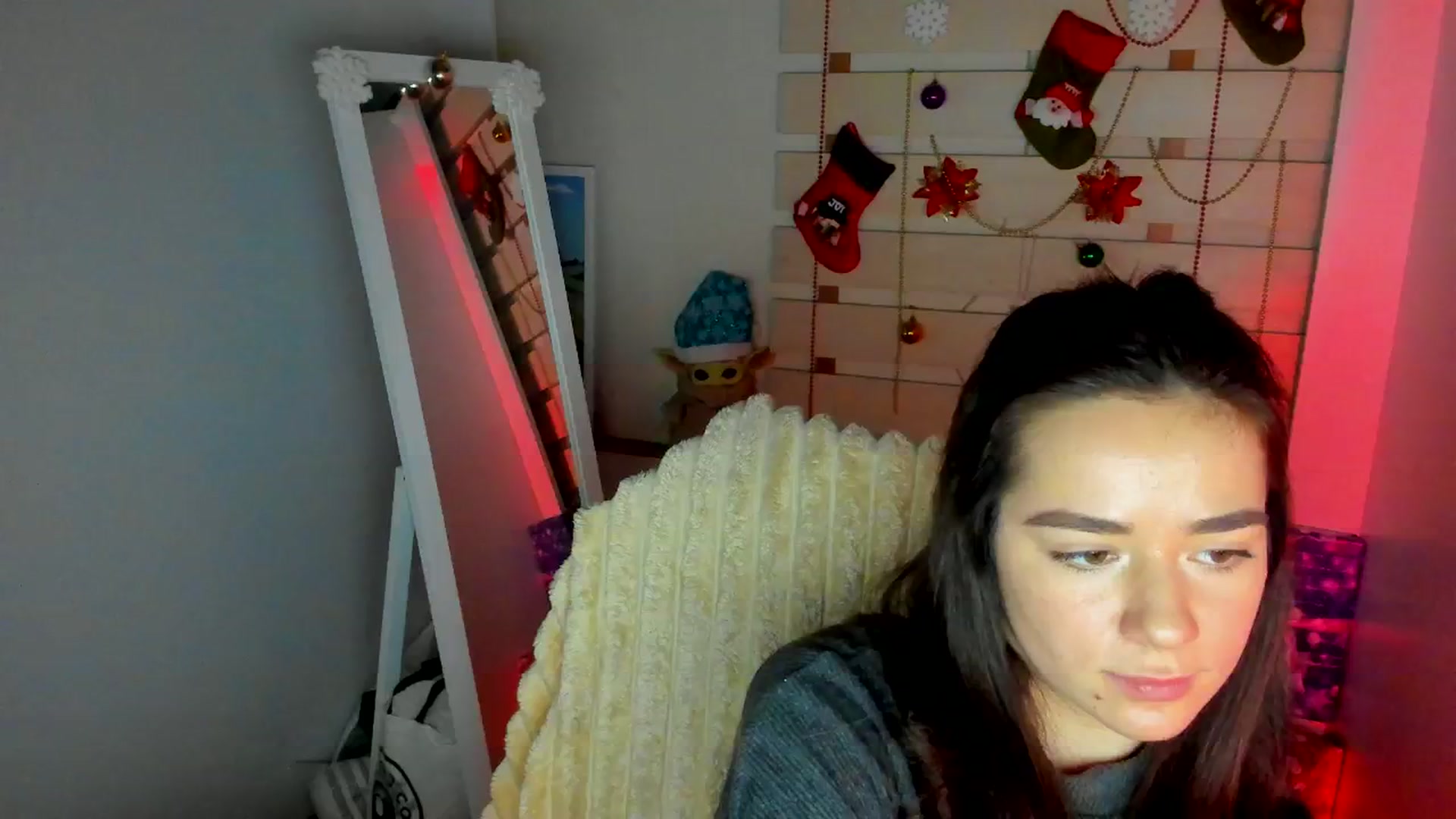 Gallery image thumbnail from KiraLove's myfreecams stream on, 01/04/2026, 12:26 image 18 of 20
