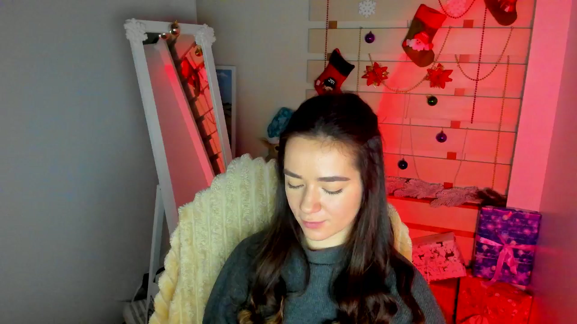Gallery image thumbnail from KiraLove's myfreecams stream on, 01/04/2026, 12:26 image 17 of 20