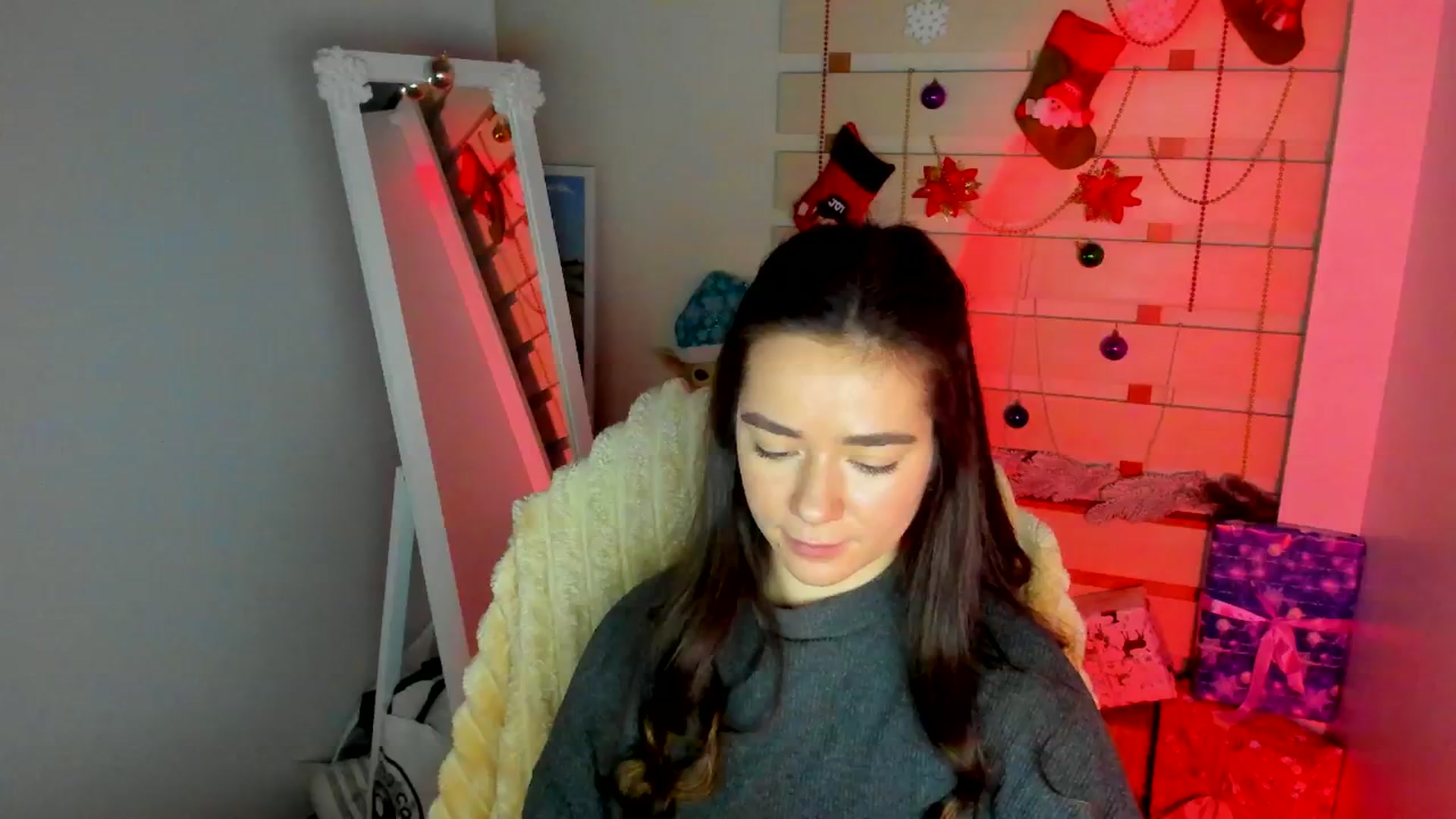 Gallery image thumbnail from KiraLove's myfreecams stream on, 01/04/2026, 12:26 image 7 of 20