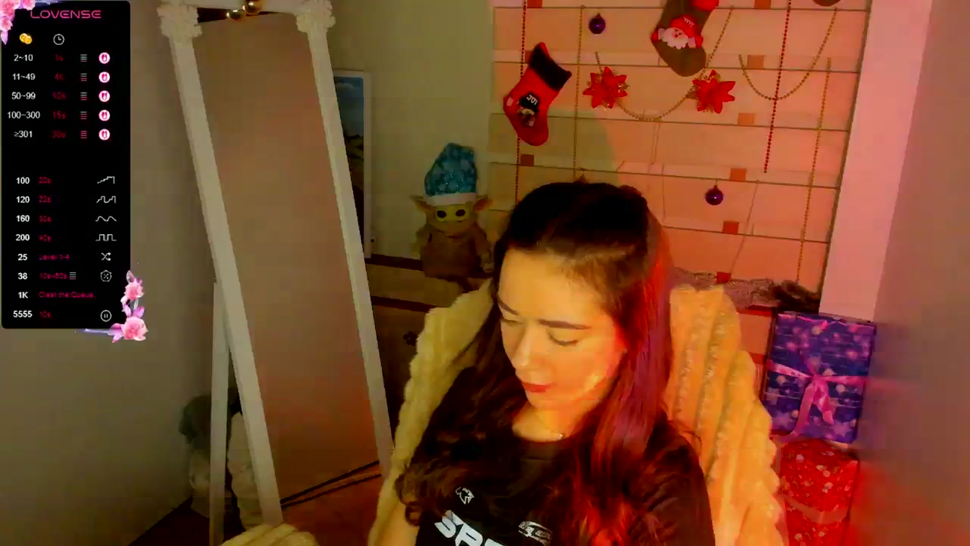 Gallery image thumbnail from KiraLove's myfreecams stream on, 01/05/2026, 10:16 image 14 of 20