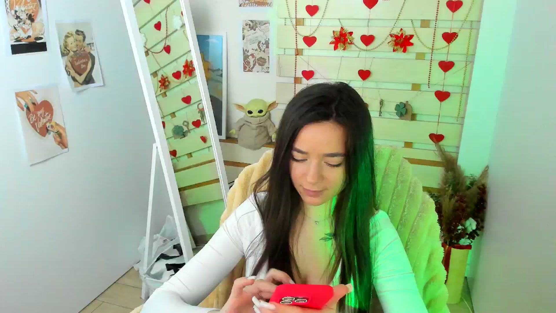 Gallery image thumbnail from KiraLove's myfreecams stream on, 03/19/2026, 11:57 image 15 of 20