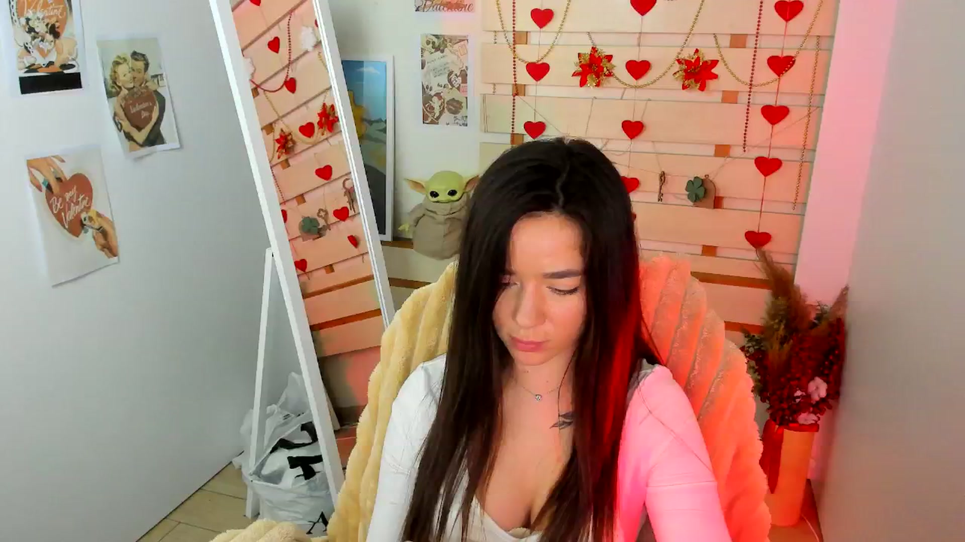 Gallery image thumbnail from KiraLove's myfreecams stream on, 03/19/2026, 11:57 image 2 of 20