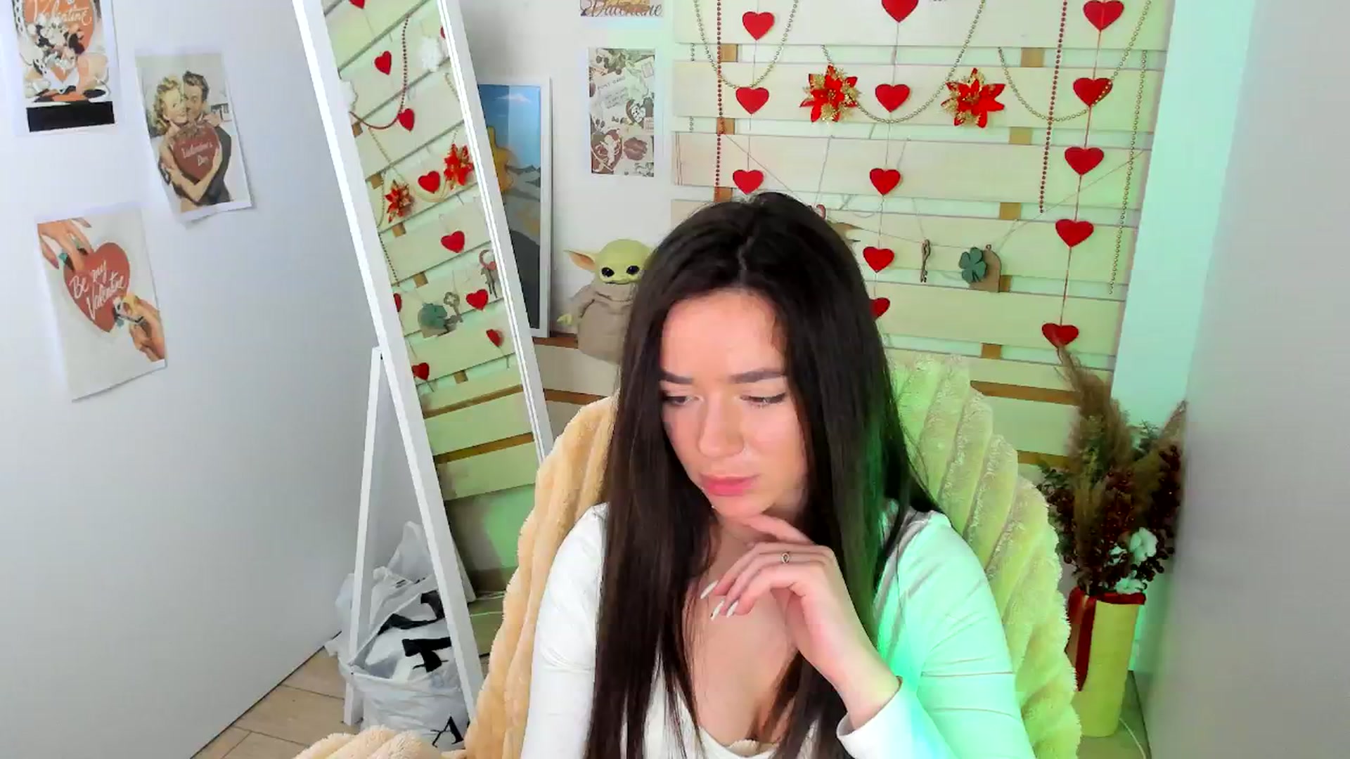Gallery image thumbnail from KiraLove's myfreecams stream on, 03/19/2026, 11:57 image 6 of 20