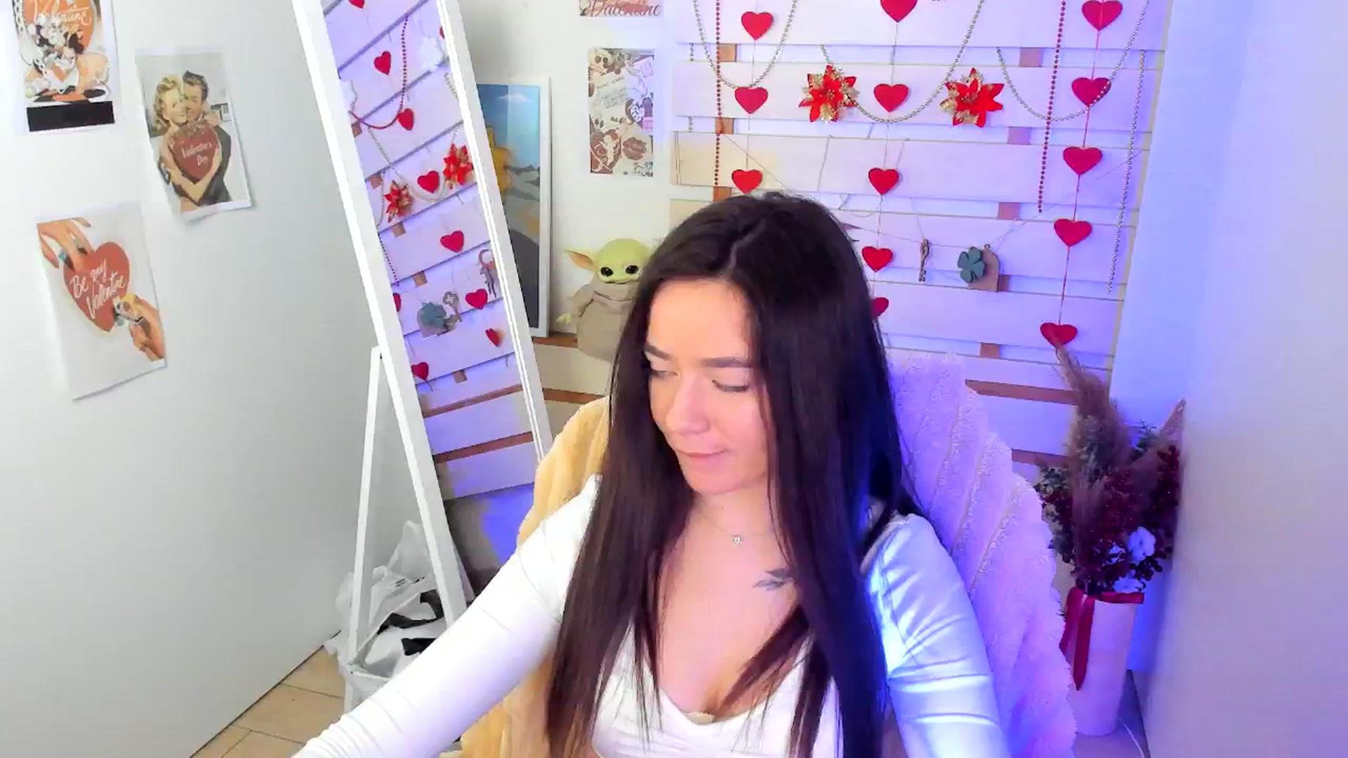 Gallery image thumbnail from KiraLove's myfreecams stream on, 03/19/2026, 11:57 image 5 of 20