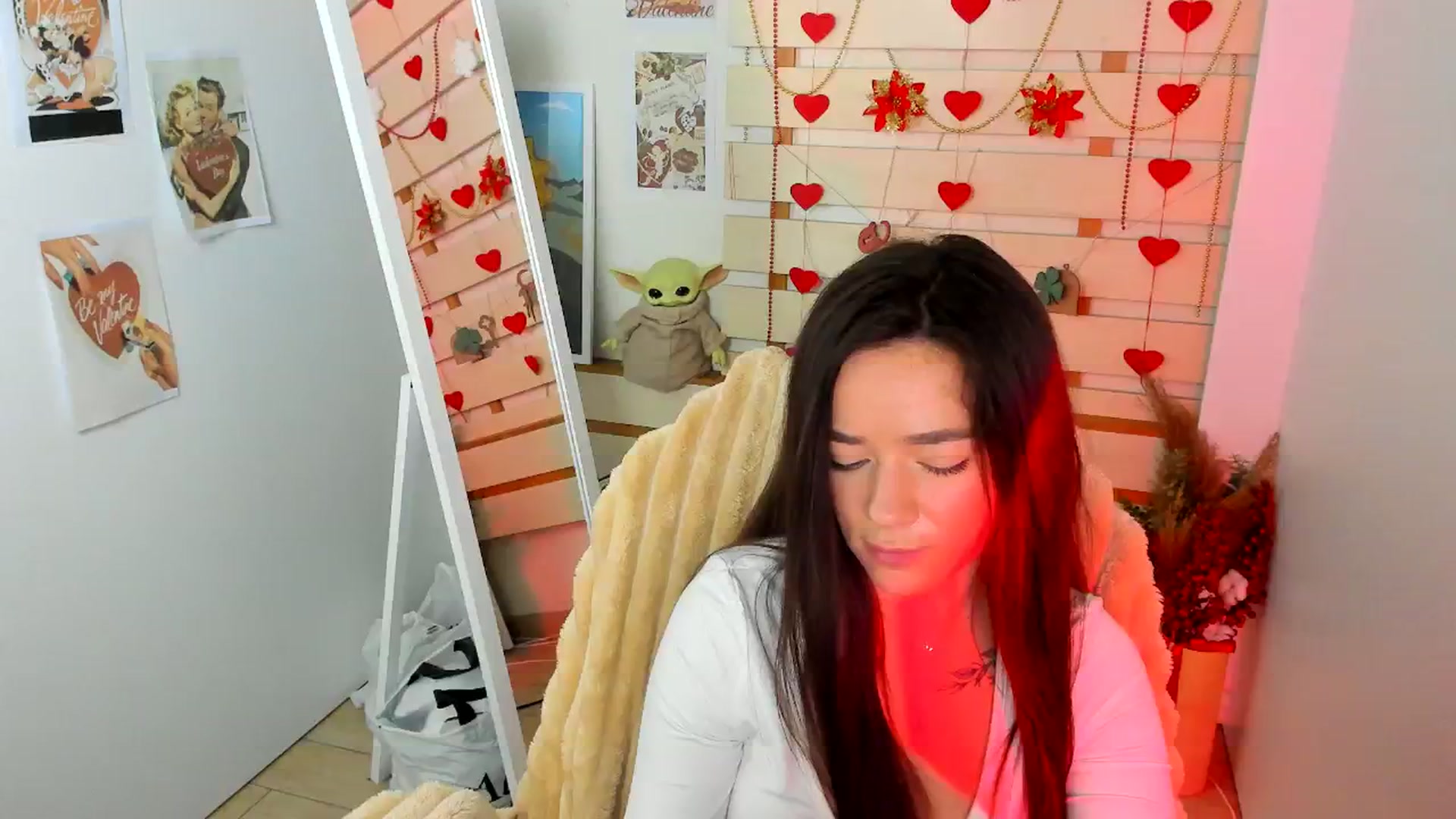 Gallery image thumbnail from KiraLove's myfreecams stream on, 03/19/2026, 11:57 image 9 of 20
