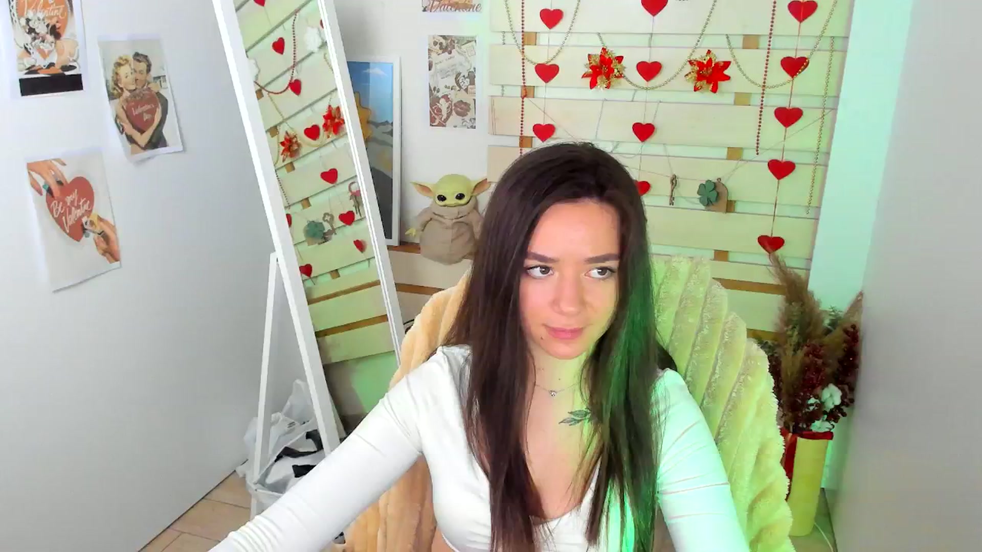 Gallery image thumbnail from KiraLove's myfreecams stream on, 03/19/2026, 11:57 image 13 of 20