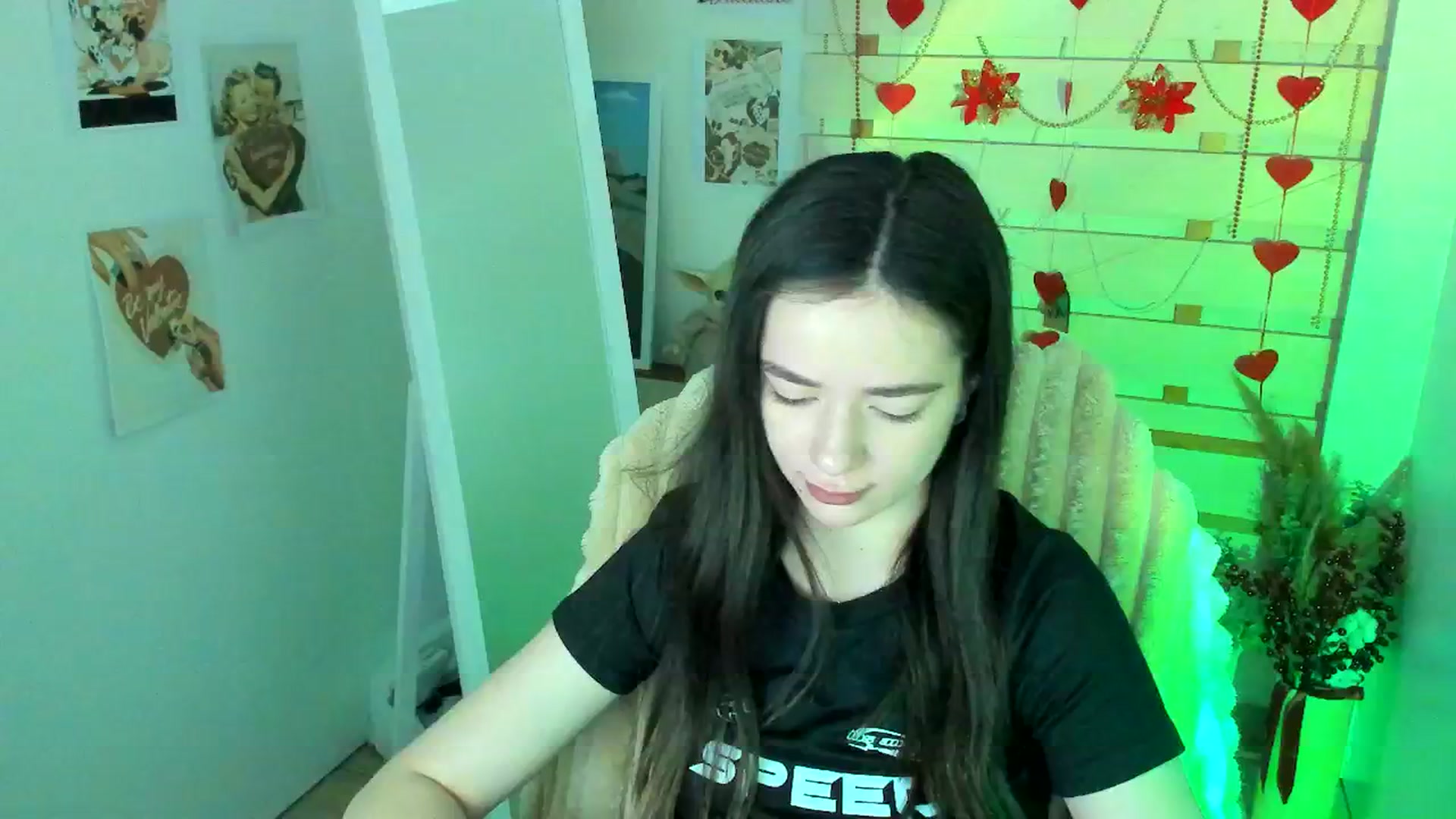 Gallery image thumbnail from KiraLove's myfreecams stream on, 04/02/2026, 11:57 image 4 of 20