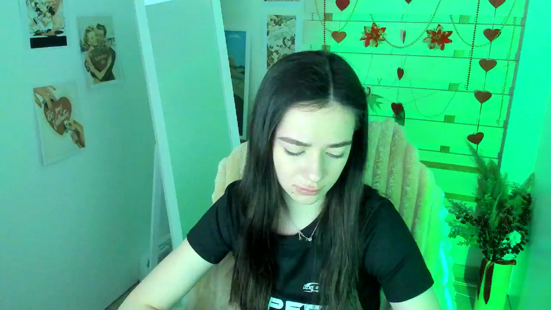 Gallery image thumbnail from KiraLove's myfreecams stream on, 04/02/2026, 11:57 image 1 of 20