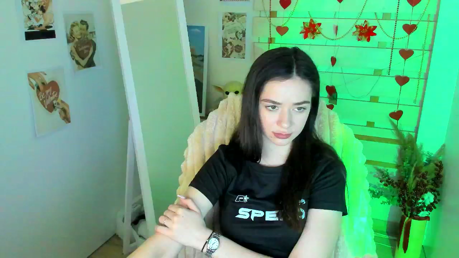 Gallery image thumbnail from KiraLove's myfreecams stream on, 04/02/2026, 11:57 image 9 of 20