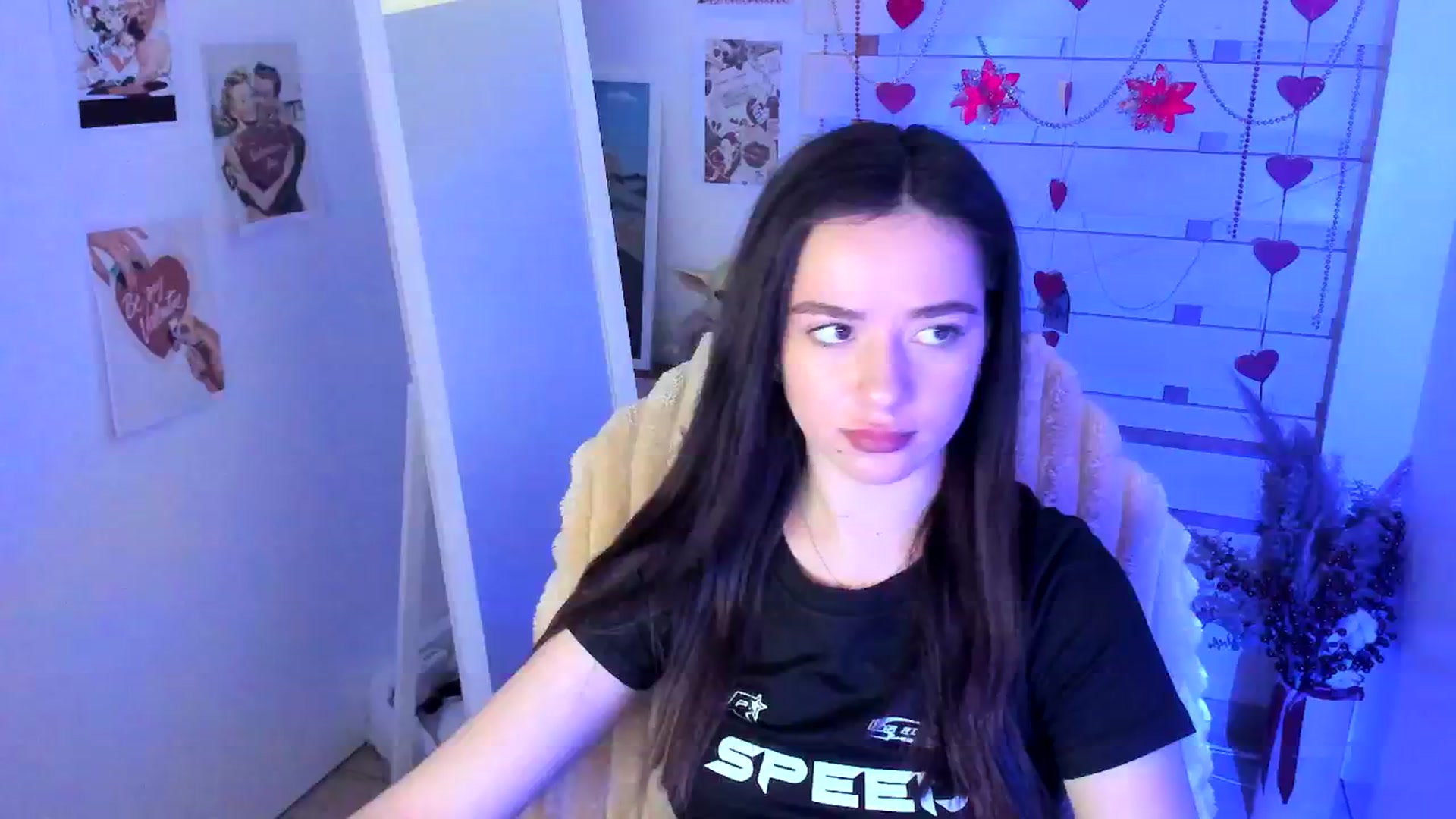 Gallery image thumbnail from KiraLove's myfreecams stream on, 04/02/2026, 11:57 image 3 of 20