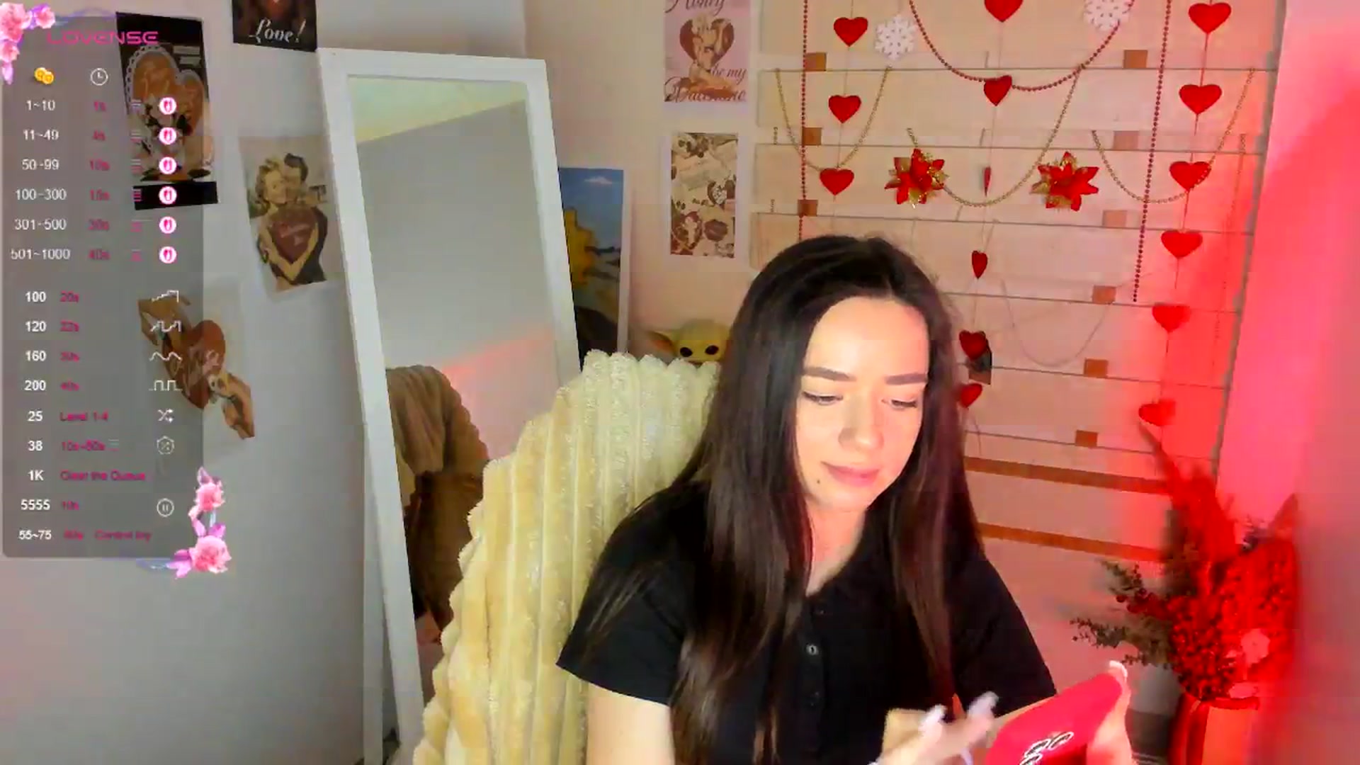 Gallery image thumbnail from KiraLove's myfreecams stream on, 04/07/2026, 11:48 image 18 of 20