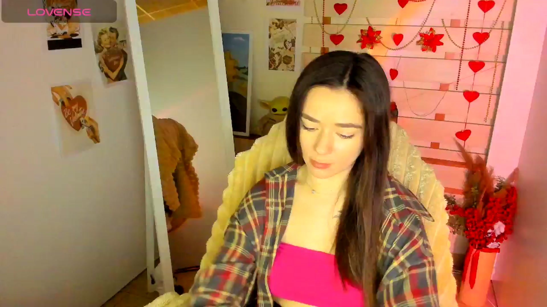 Gallery image thumbnail from KiraLove's myfreecams stream on, 04/08/2026, 11:33 image 10 of 20