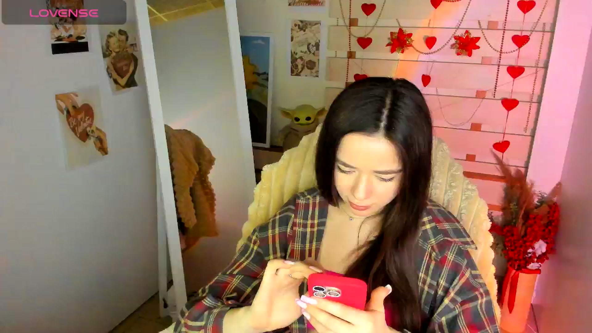 Gallery image thumbnail from KiraLove's myfreecams stream on, 04/08/2026, 11:33 image 15 of 20