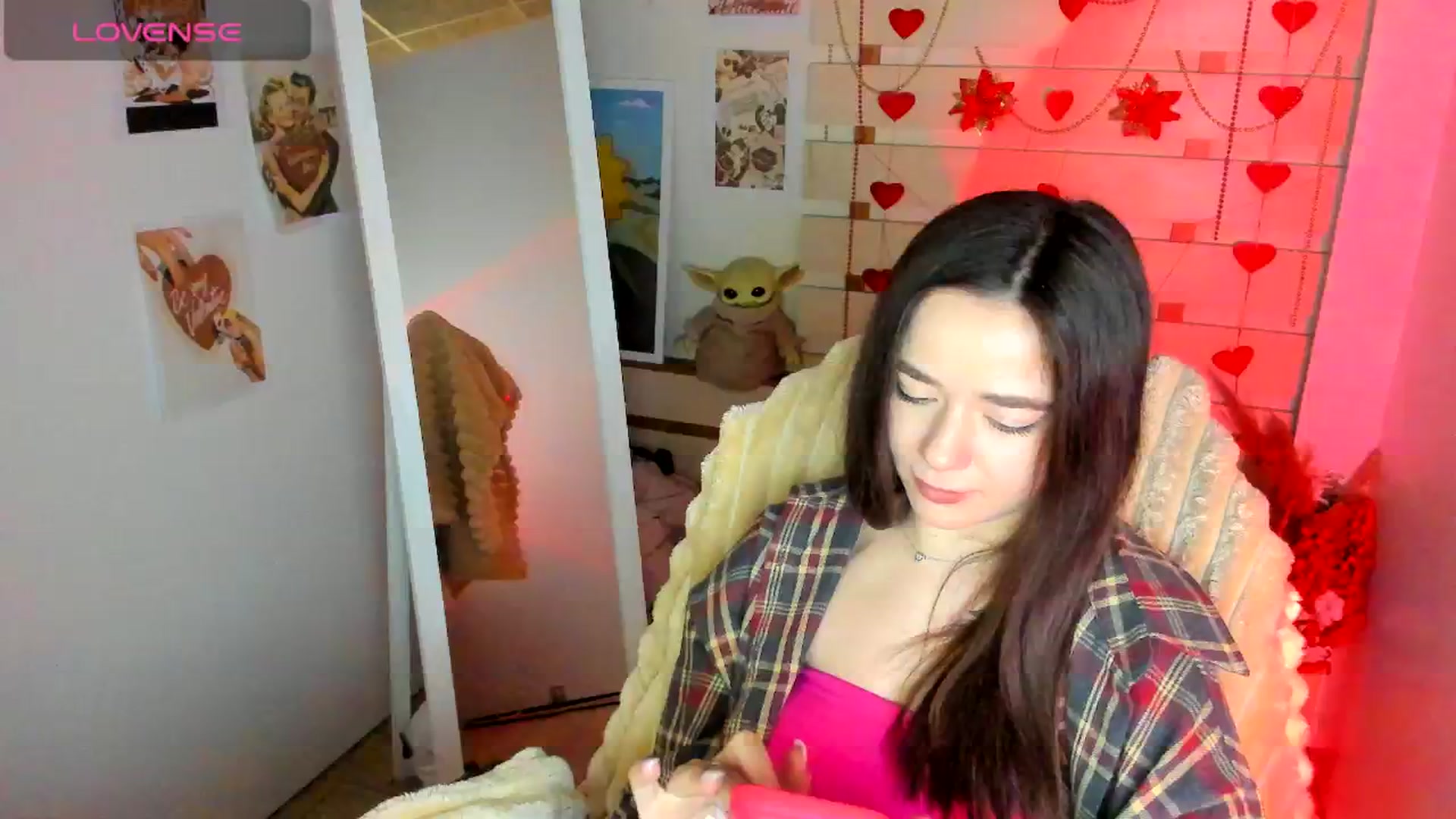 Gallery image thumbnail from KiraLove's myfreecams stream on, 04/08/2026, 11:33 image 17 of 20