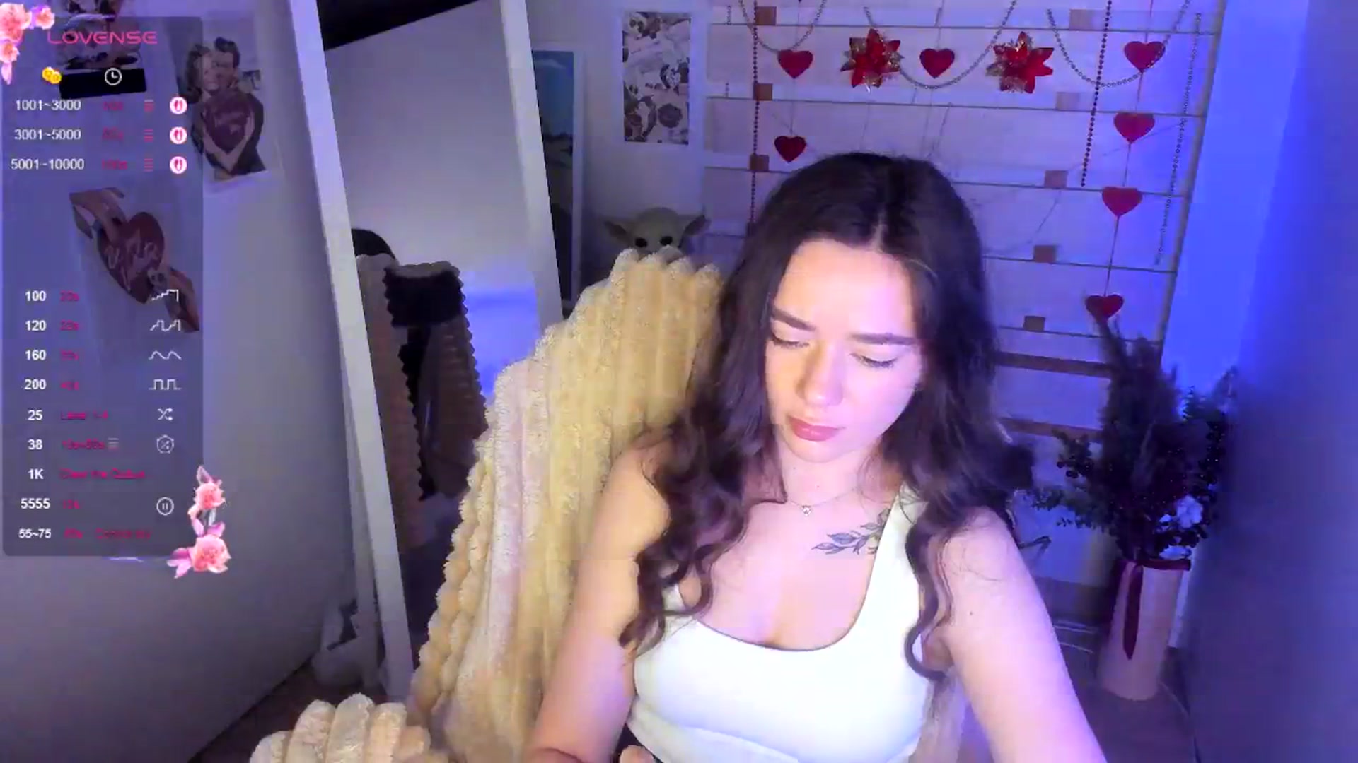 Gallery image thumbnail from KiraLove's myfreecams stream on, 04/13/2026, 11:18 image 16 of 20