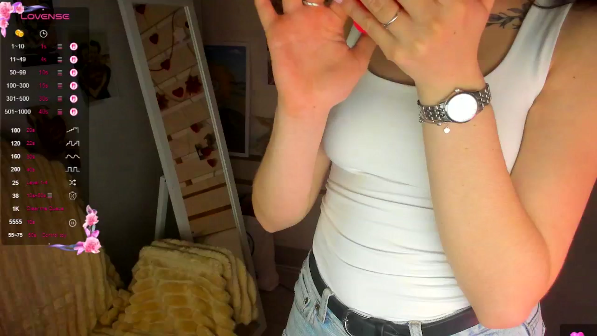 Gallery image thumbnail from KiraLove's myfreecams stream on, 04/16/2026, 10:43 image 19 of 20
