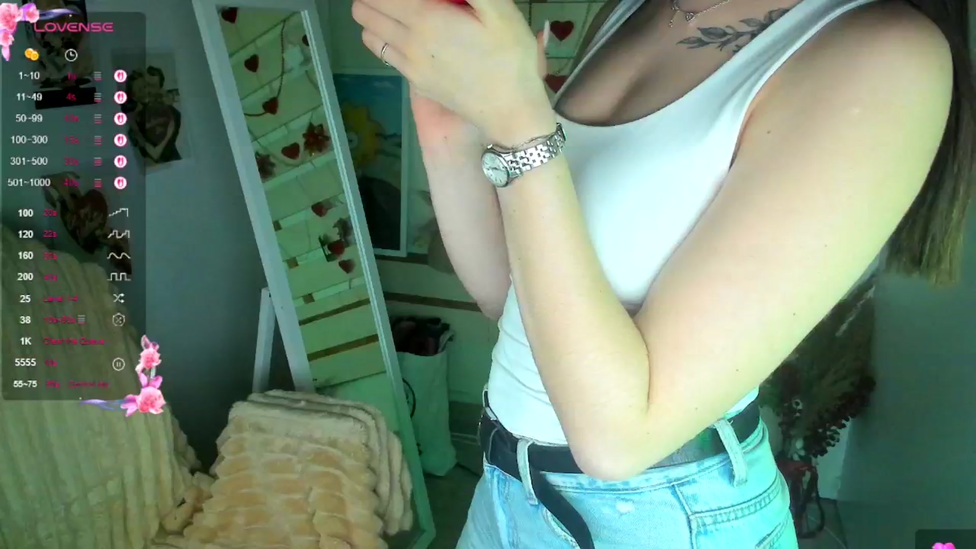 Gallery image thumbnail from KiraLove's myfreecams stream on, 04/16/2026, 10:43 image 17 of 20