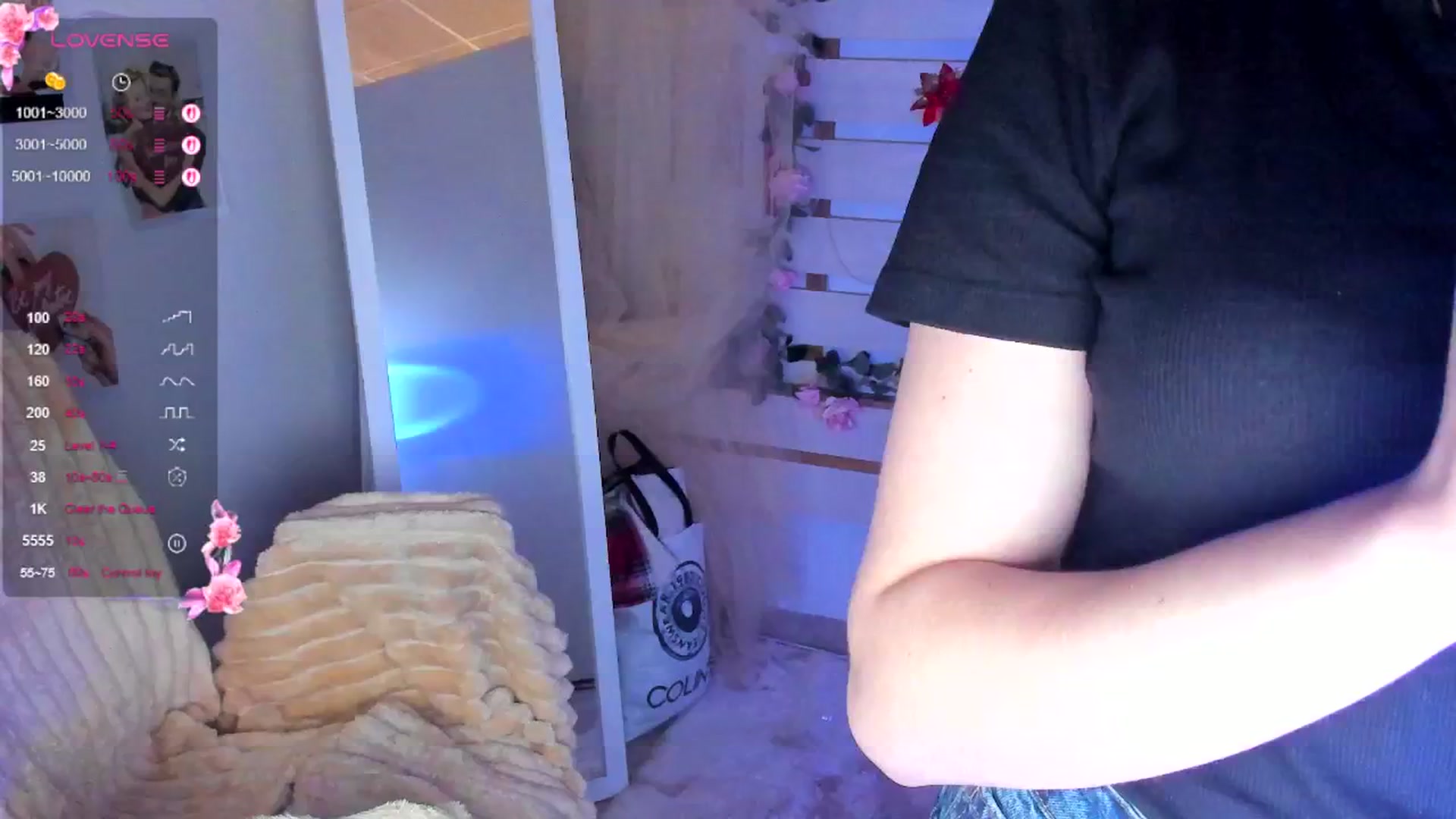 Gallery image thumbnail from KiraLove's myfreecams stream on, 04/20/2026, 11:24 image 10 of 20