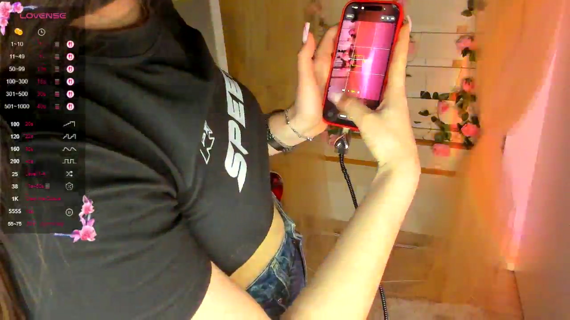 Gallery image thumbnail from KiraLove's myfreecams stream on, 04/21/2026, 09:37 image 17 of 20
