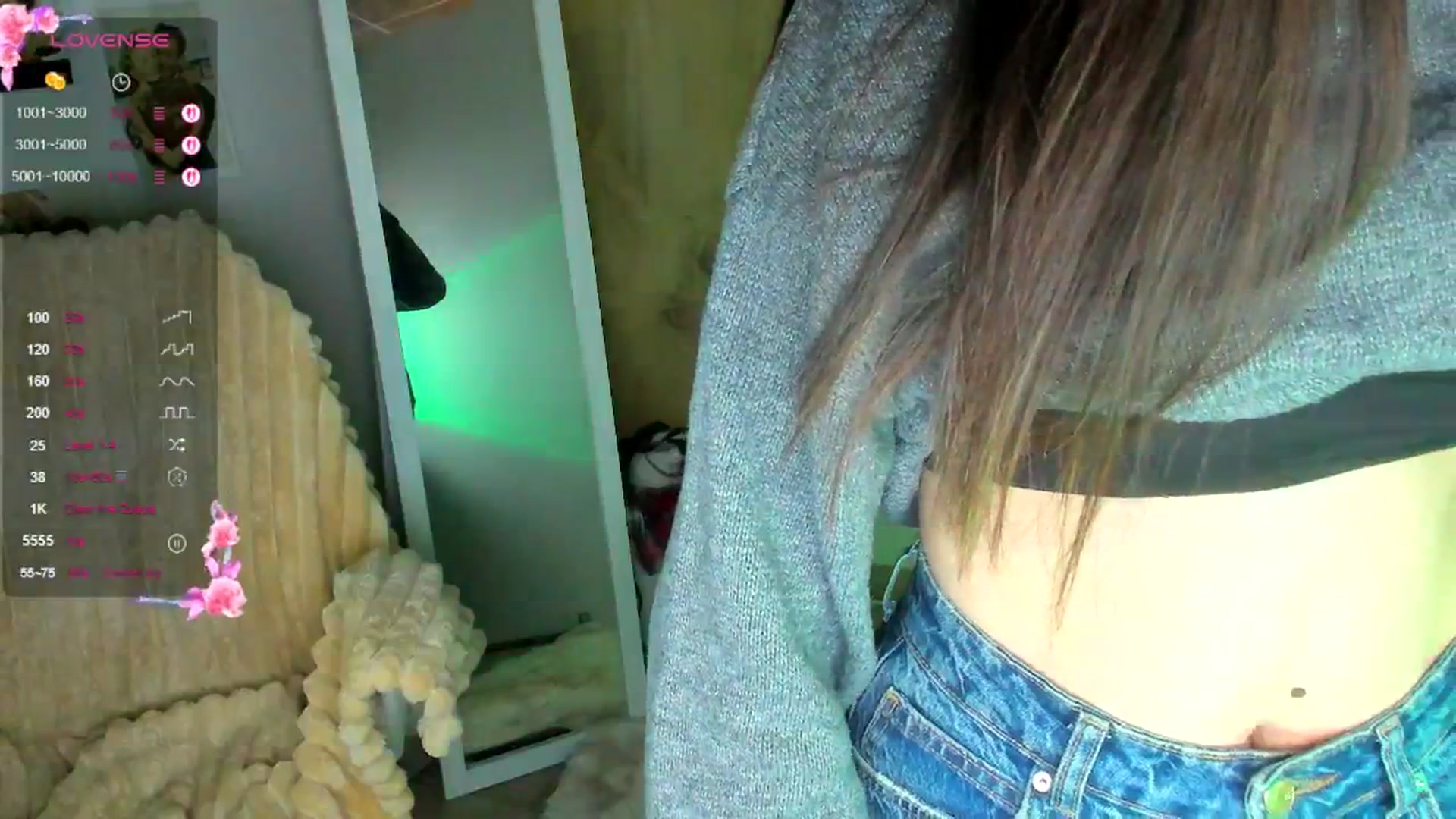 Gallery image thumbnail from KiraLove's myfreecams stream on, 04/21/2026, 09:37 image 5 of 20