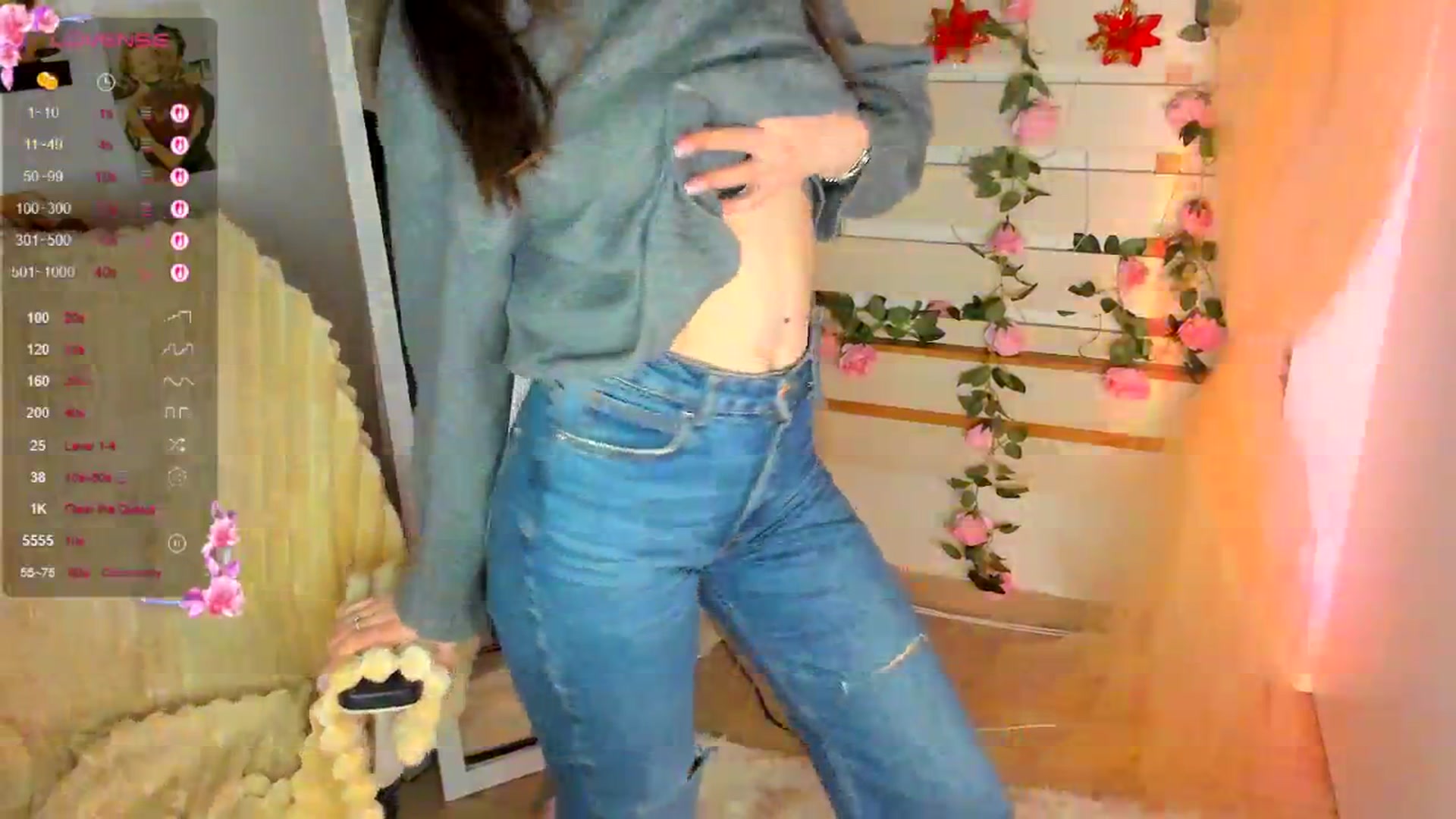 Gallery image thumbnail from KiraLove's myfreecams stream on, 04/21/2026, 09:37 image 9 of 20