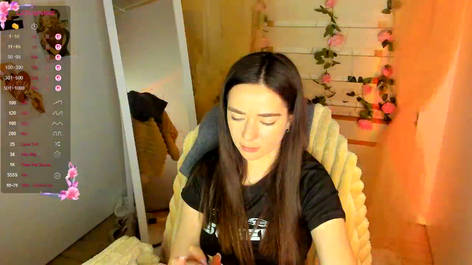 Gallery image thumbnail from KiraLove's myfreecams stream on, 04/21/2026, 11:18 image 19 of 20
