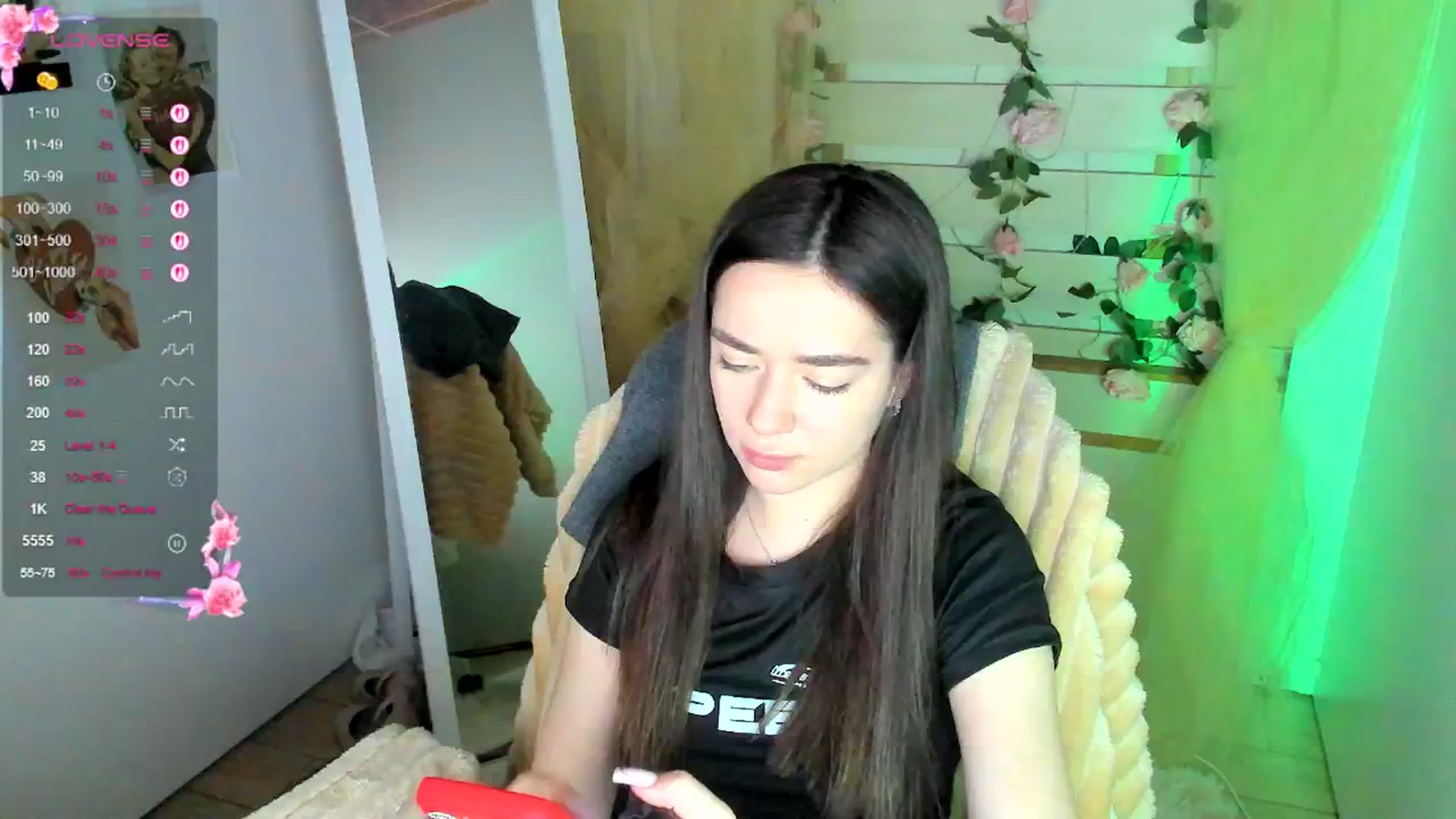 Gallery image thumbnail from KiraLove's myfreecams stream on, 04/21/2026, 11:18 image 16 of 20