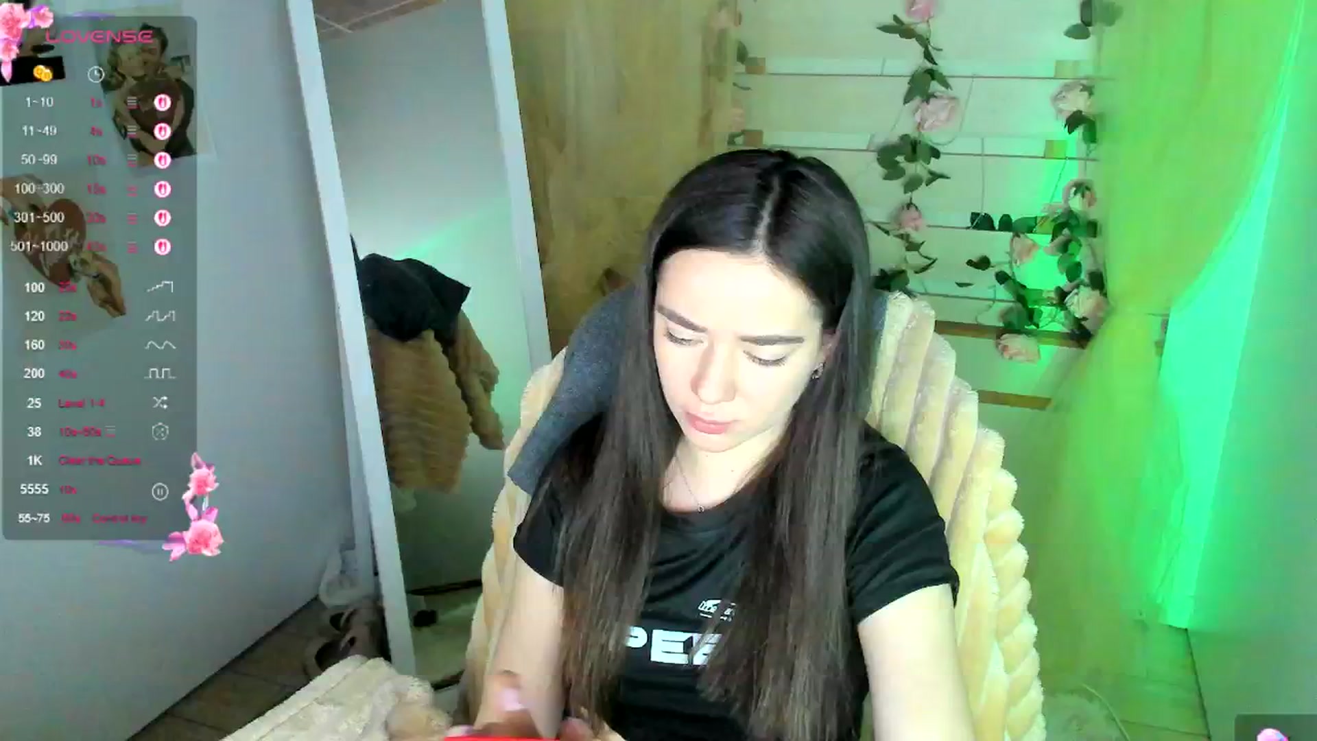 Gallery image thumbnail from KiraLove's myfreecams stream on, 04/21/2026, 11:18 image 17 of 20