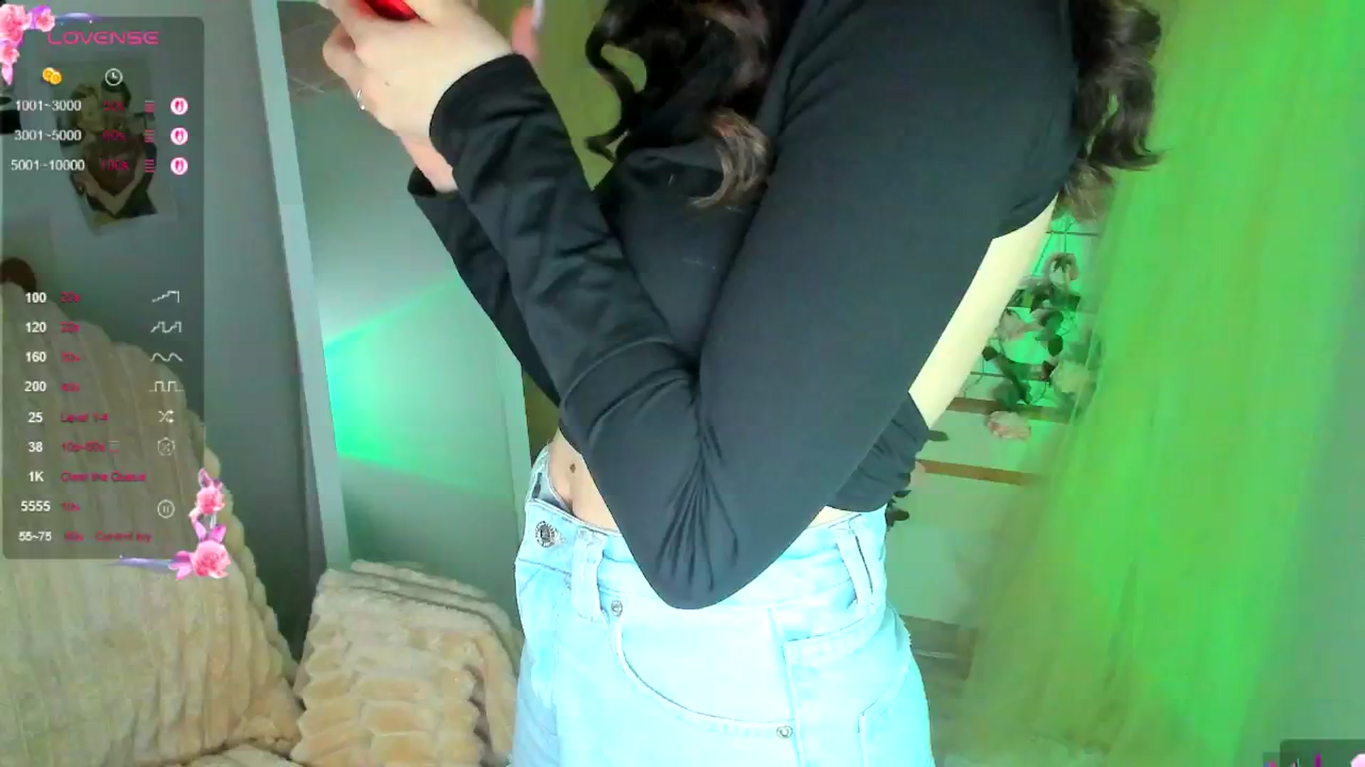 Gallery image thumbnail from KiraLove's myfreecams stream on, 04/22/2026, 11:30 image 15 of 20