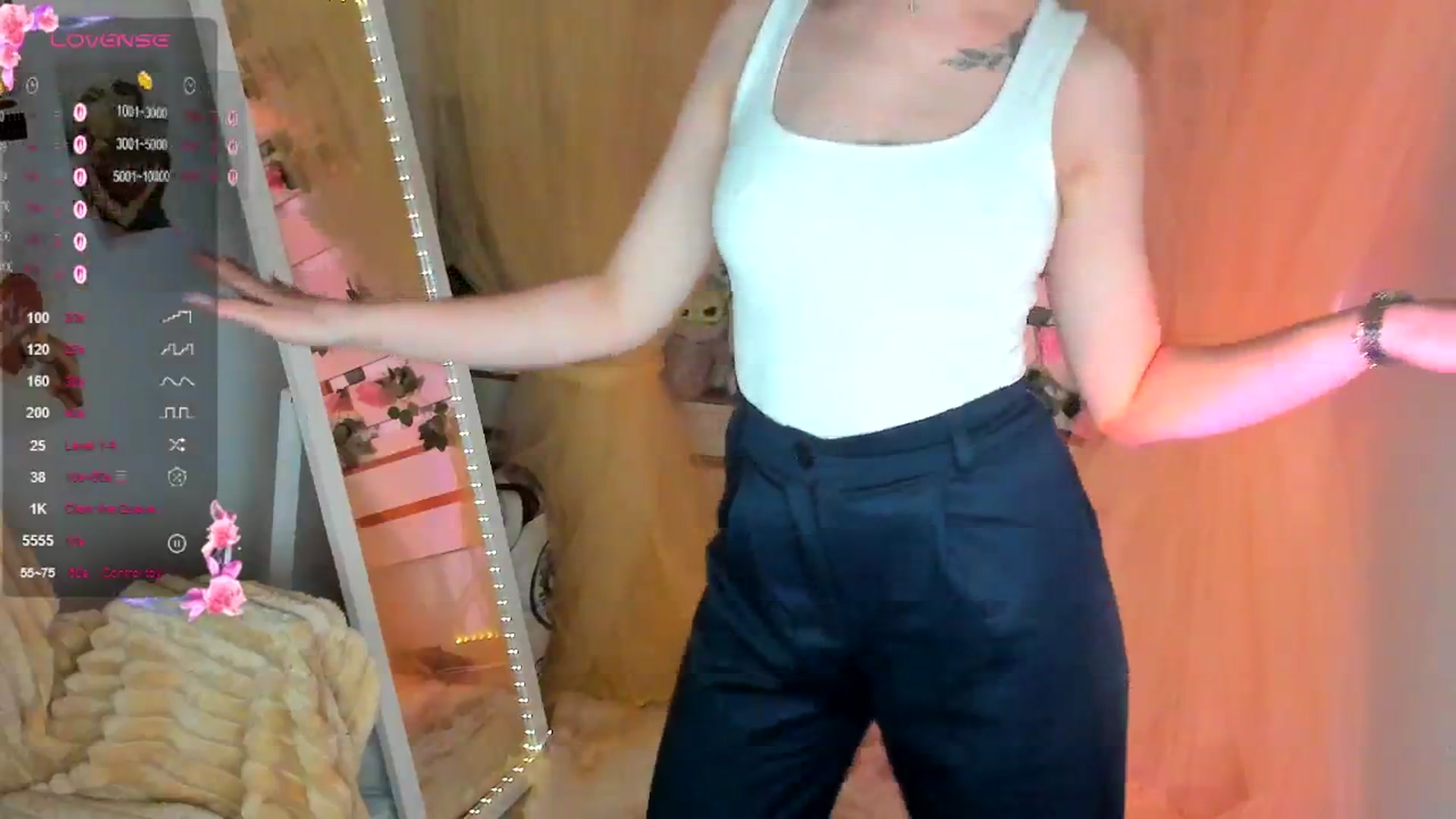 Gallery image thumbnail from KiraLove's myfreecams stream on, 04/25/2026, 11:30 image 8 of 20