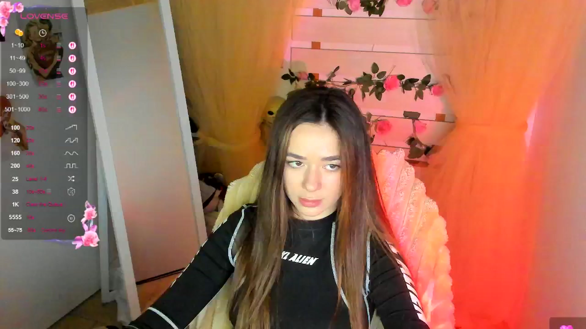 Gallery image thumbnail from KiraLove's myfreecams stream on, 05/01/2026, 11:28 image 9 of 20