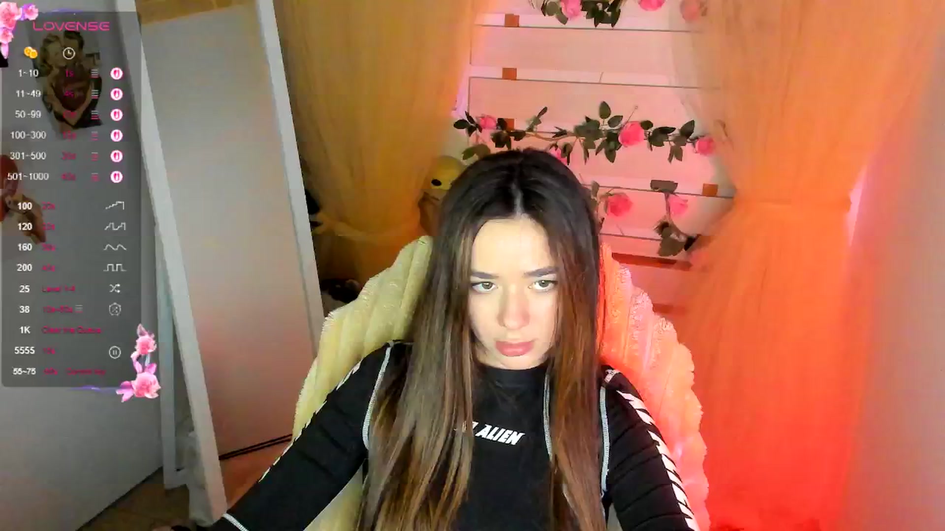 Gallery image thumbnail from KiraLove's myfreecams stream on, 05/01/2026, 11:28 image 2 of 20