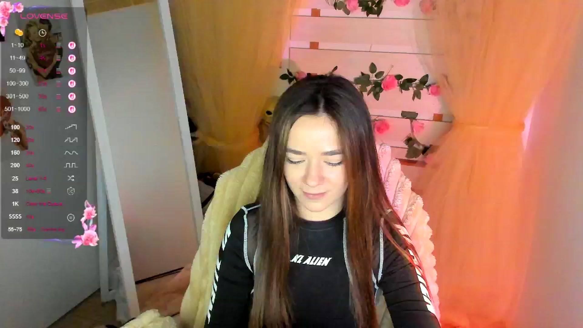 Gallery image thumbnail from KiraLove's myfreecams stream on, 05/01/2026, 11:28 image 16 of 20