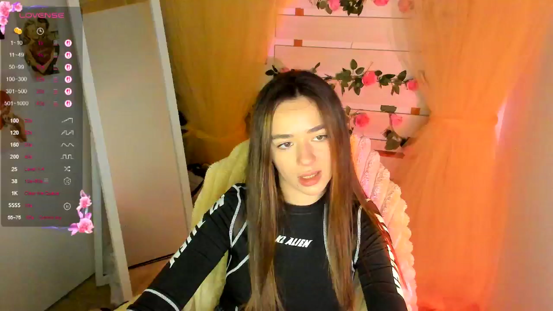 Gallery image thumbnail from KiraLove's myfreecams stream on, 05/01/2026, 11:28 image 17 of 20