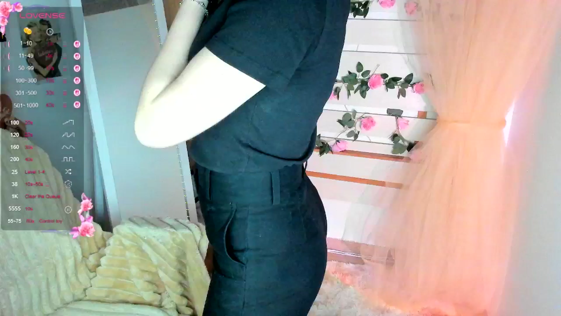 Gallery image thumbnail from KiraLove's myfreecams stream on, 05/02/2026, 11:15 image 14 of 20
