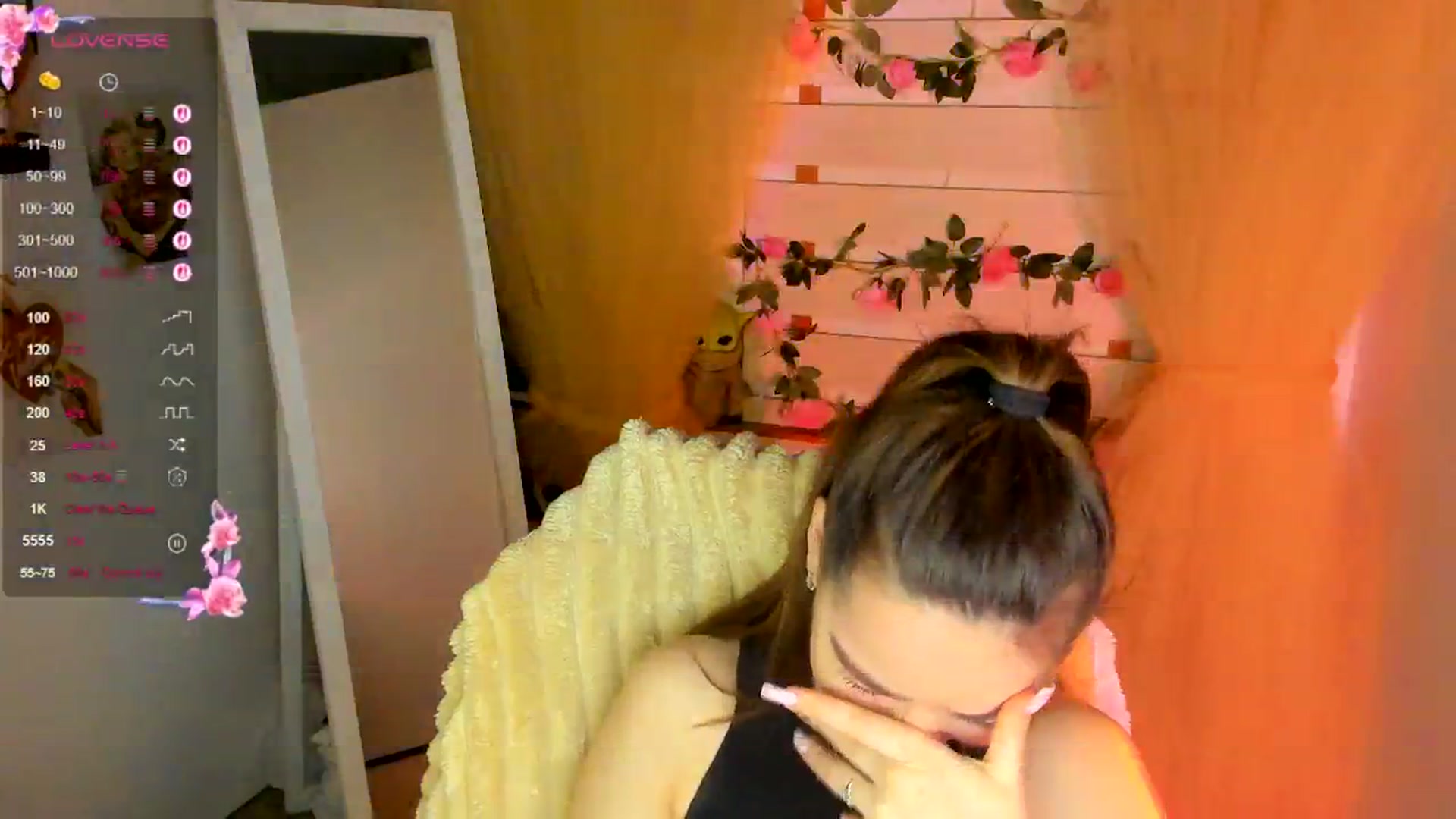 Gallery image thumbnail from KiraLove's myfreecams stream on, 05/03/2026, 11:31 image 7 of 20