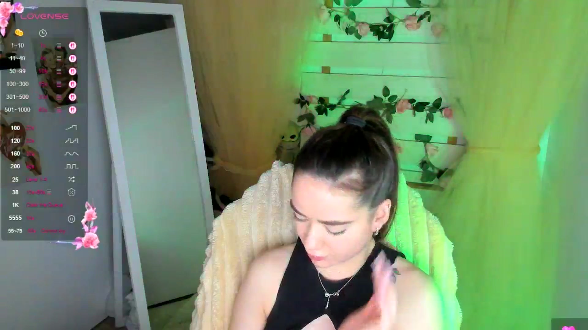 Gallery image thumbnail from KiraLove's myfreecams stream on, 05/03/2026, 11:31 image 12 of 20