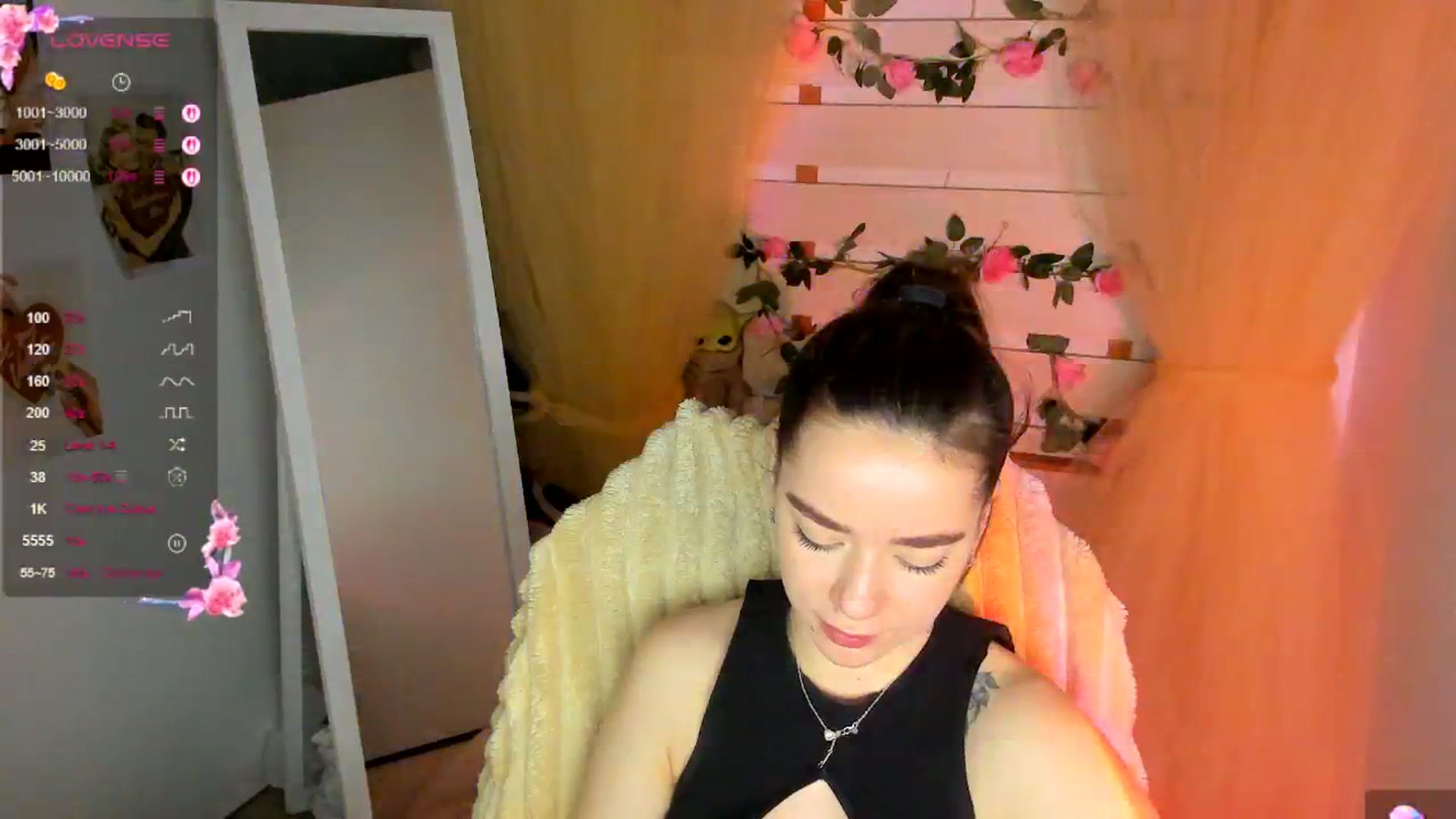 Gallery image thumbnail from KiraLove's myfreecams stream on, 05/03/2026, 11:31 image 11 of 20