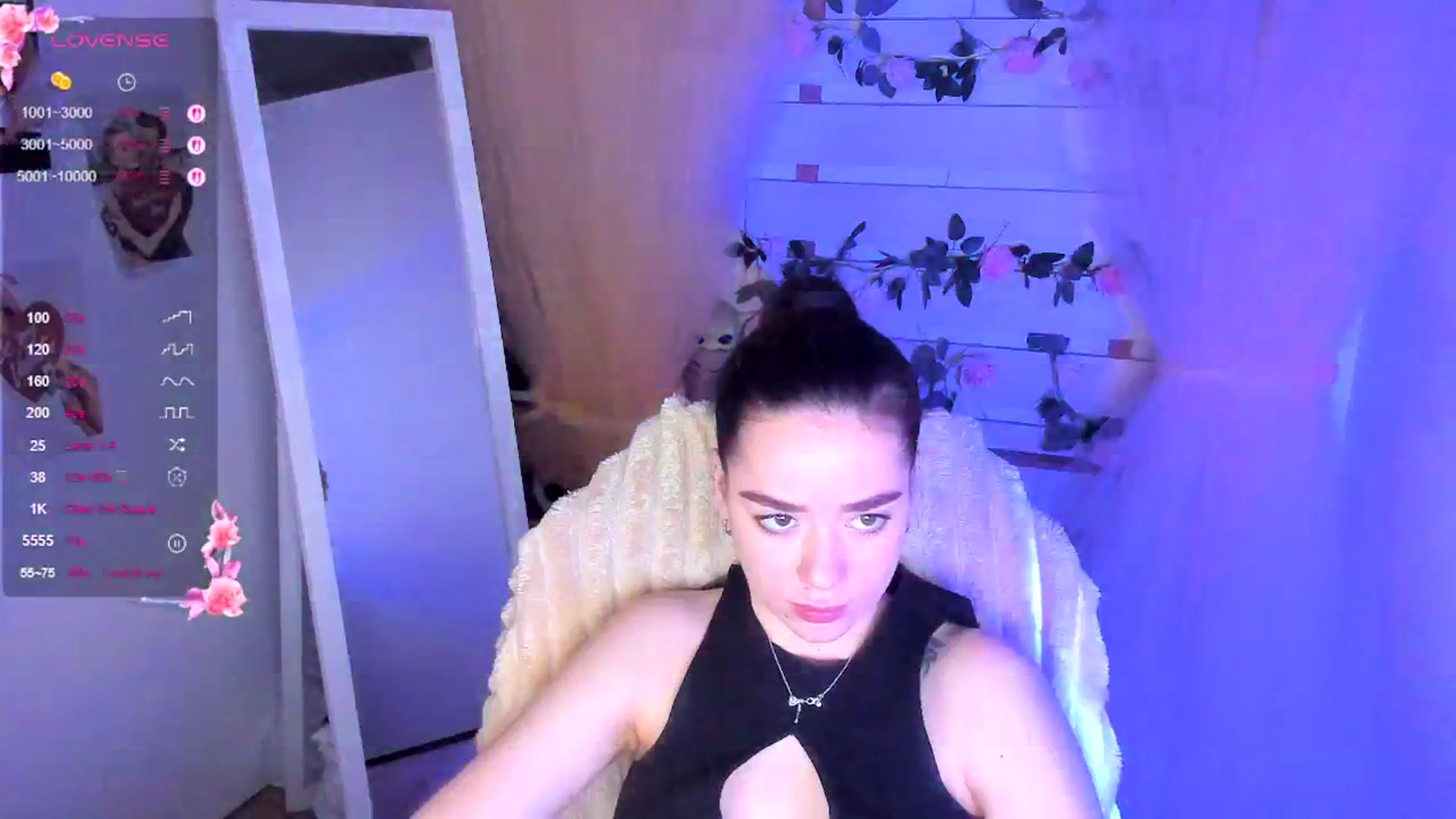 Gallery image thumbnail from KiraLove's myfreecams stream on, 05/03/2026, 11:31 image 18 of 20