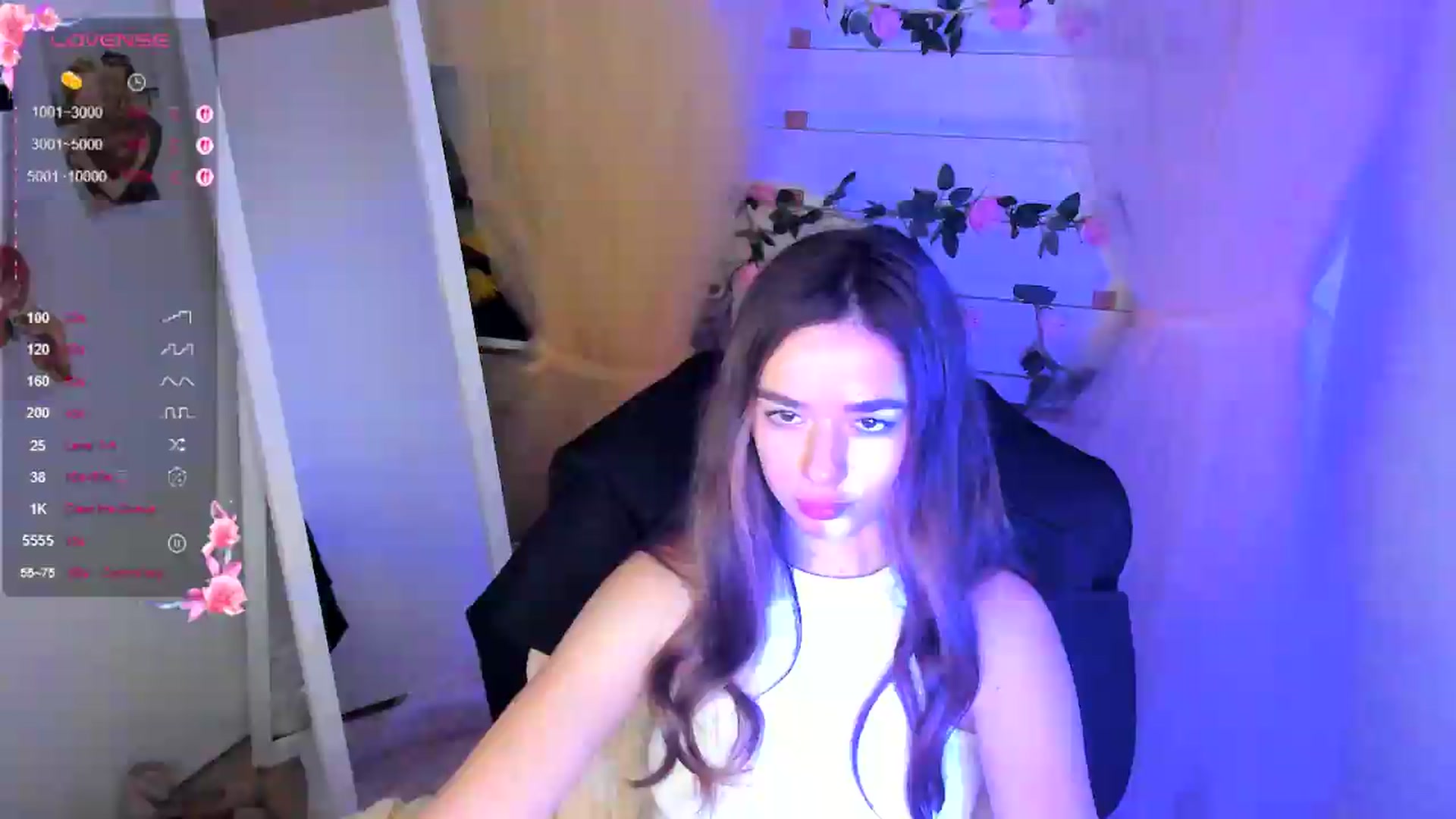 Gallery image thumbnail from KiraLove's myfreecams stream on, 05/11/2026, 12:01 image 14 of 20