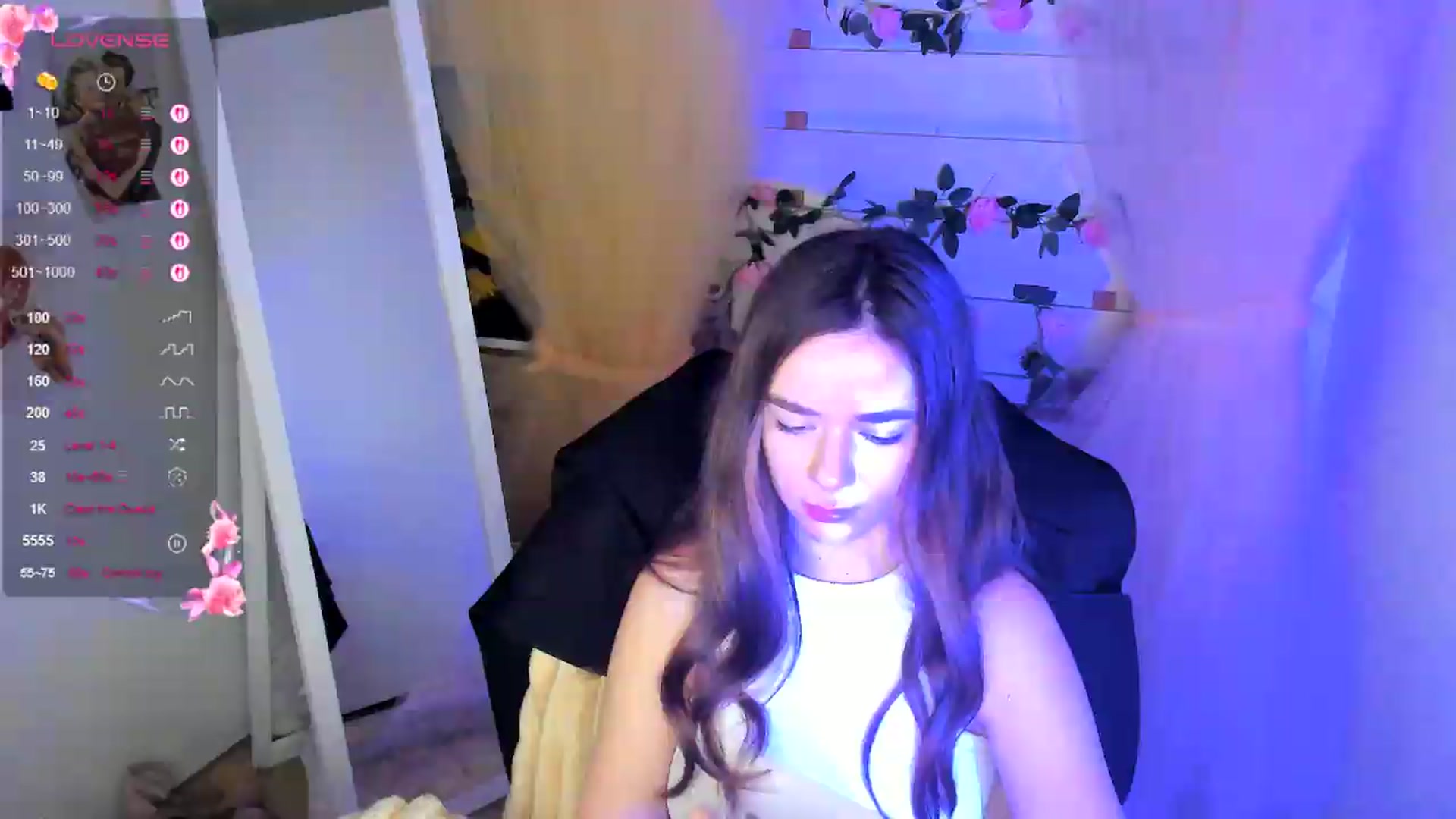 Gallery image thumbnail from KiraLove's myfreecams stream on, 05/11/2026, 12:01 image 15 of 20
