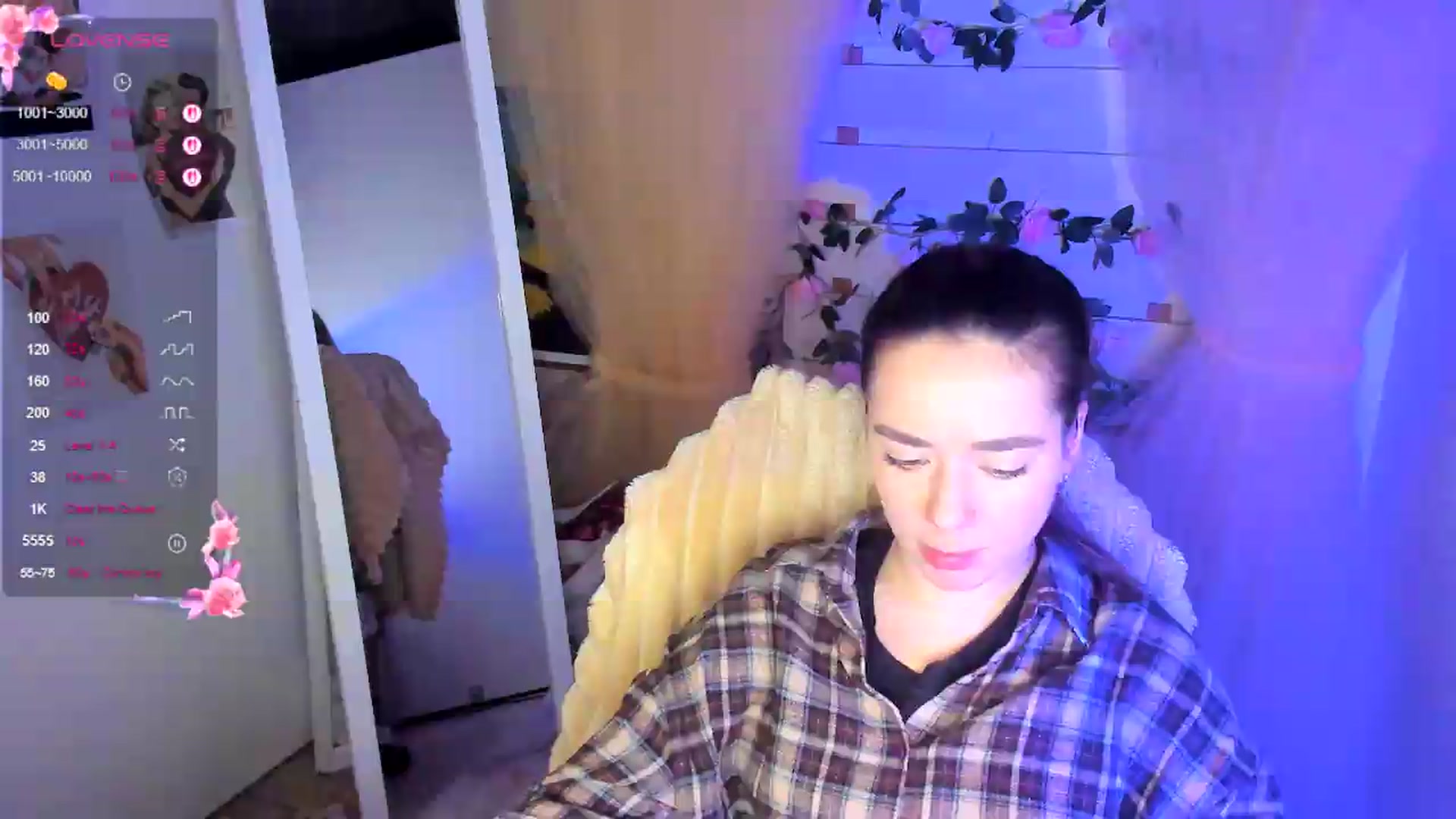 Gallery image thumbnail from KiraLove's myfreecams stream on, 05/15/2026, 09:52 image 16 of 20