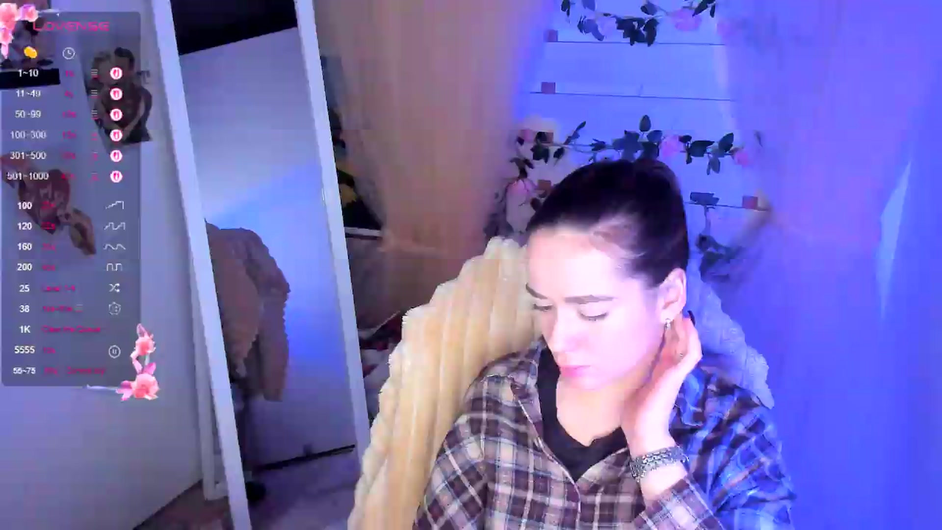 Gallery image thumbnail from KiraLove's myfreecams stream on, 05/15/2026, 09:52 image 18 of 20
