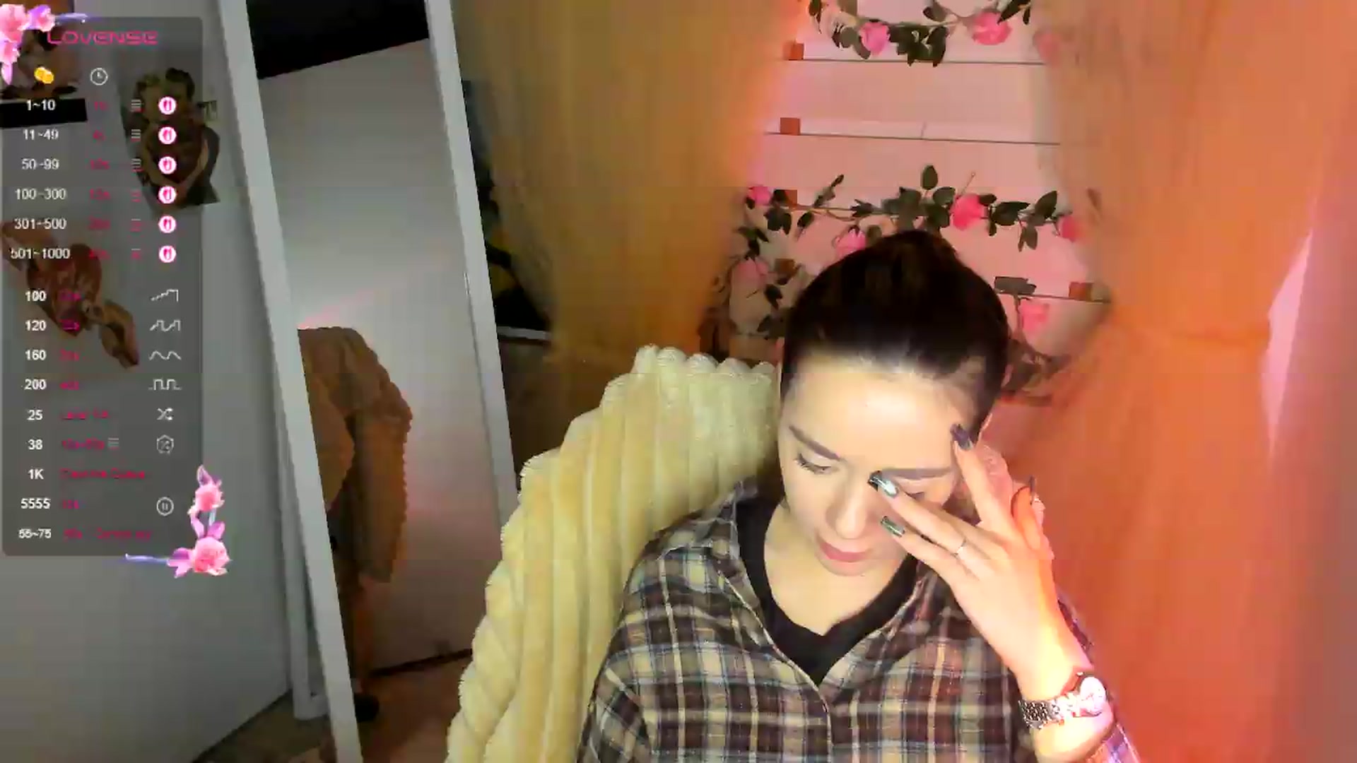 Gallery image thumbnail from KiraLove's myfreecams stream on, 05/15/2026, 09:52 image 12 of 20