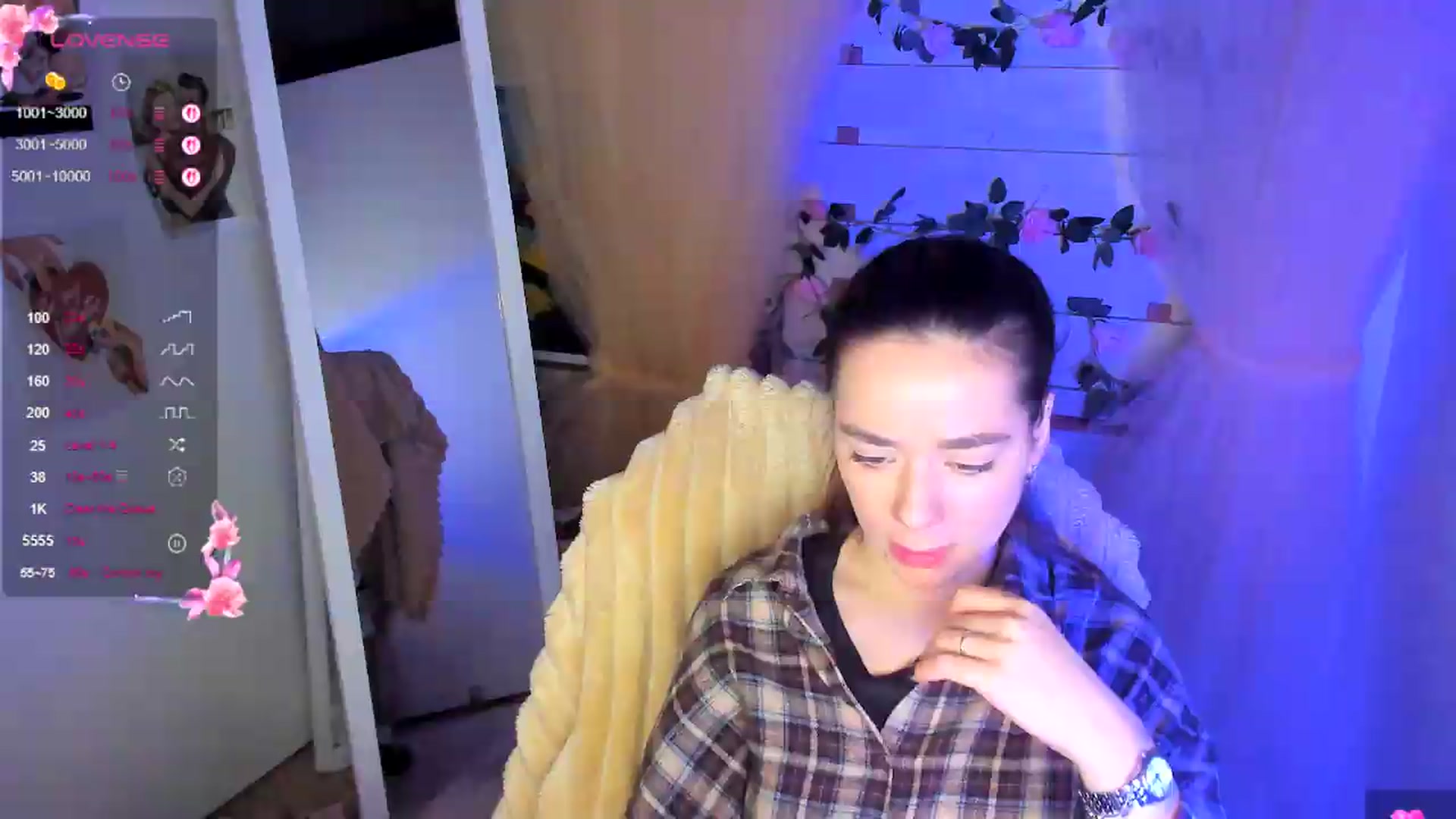 Gallery image thumbnail from KiraLove's myfreecams stream on, 05/15/2026, 09:52 image 2 of 20
