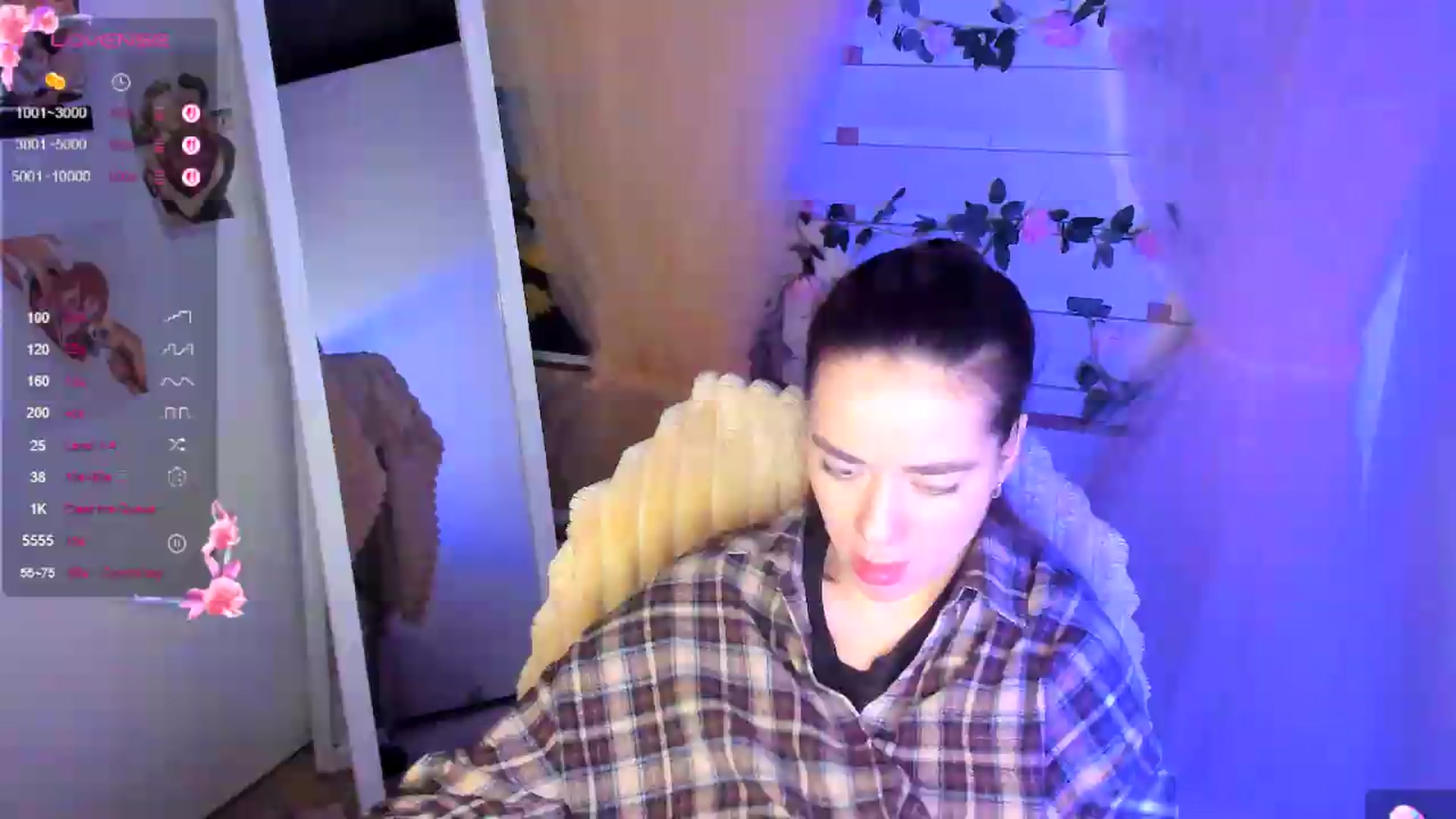 Gallery image thumbnail from KiraLove's myfreecams stream on, 05/15/2026, 09:52 image 9 of 20