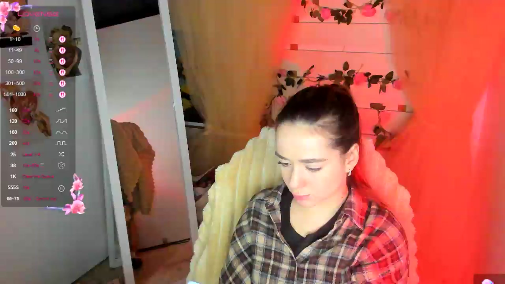 Gallery image thumbnail from KiraLove's myfreecams stream on, 05/15/2026, 09:52 image 17 of 20