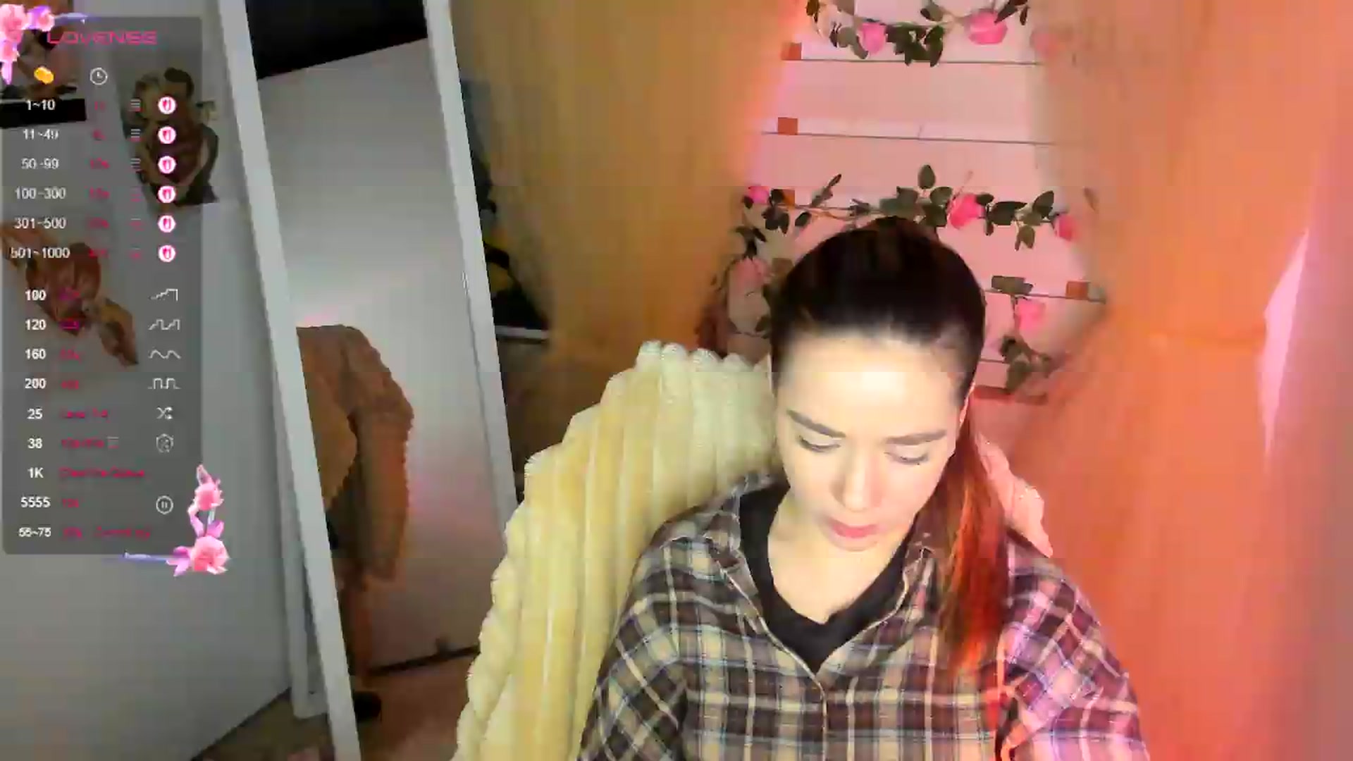 Gallery image thumbnail from KiraLove's myfreecams stream on, 05/15/2026, 09:52 image 19 of 20