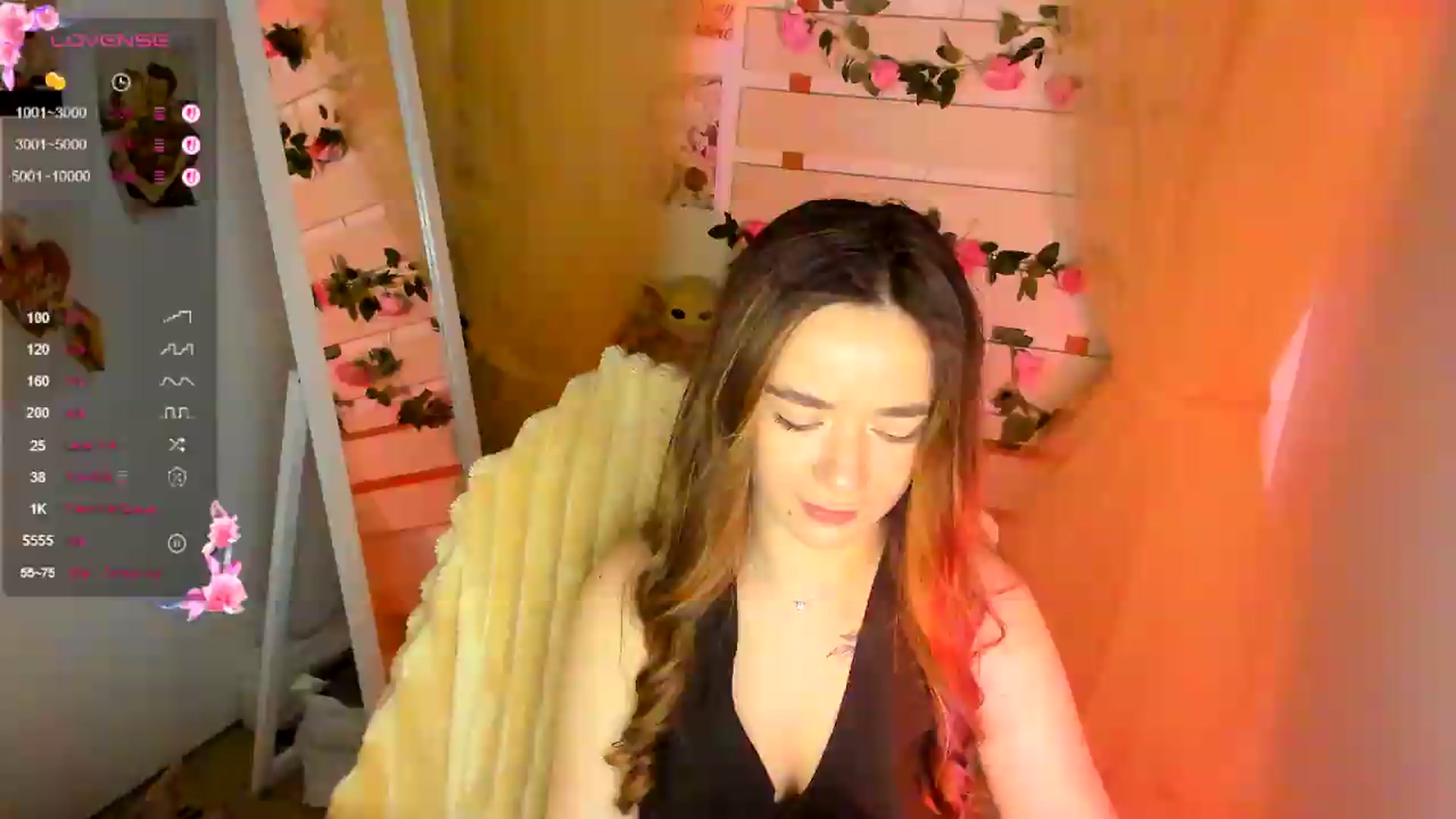 Gallery image thumbnail from KiraLove's myfreecams stream on, 05/19/2026, 09:42 image 12 of 20